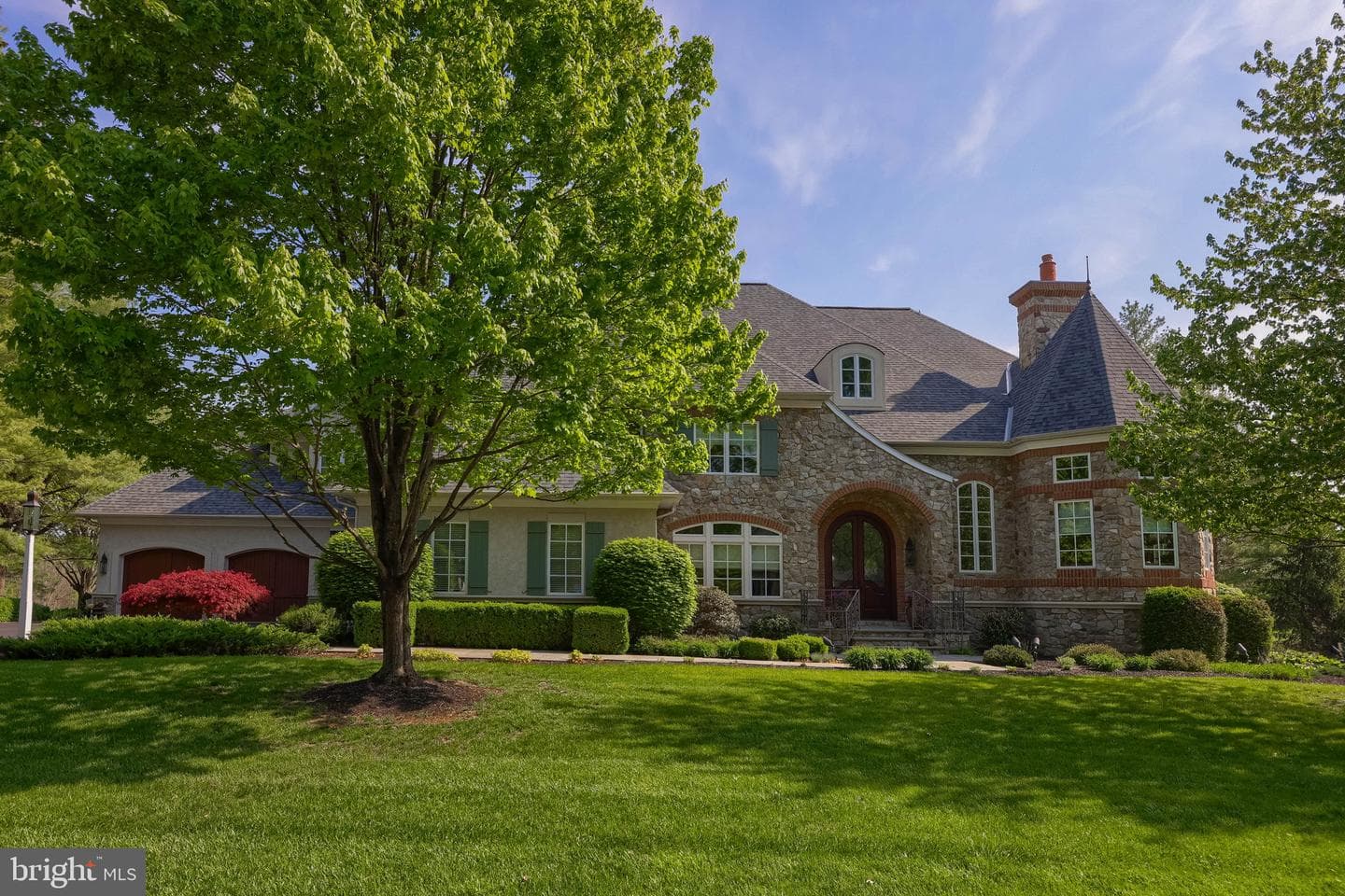 905 Greenside Drive photo 1
