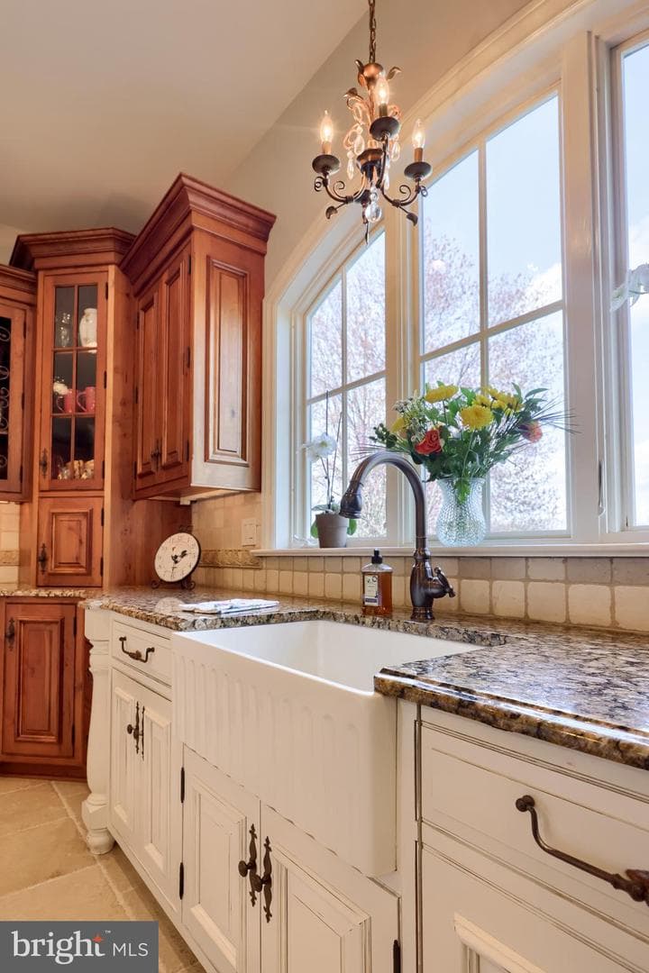 905 Greenside Drive photo 25