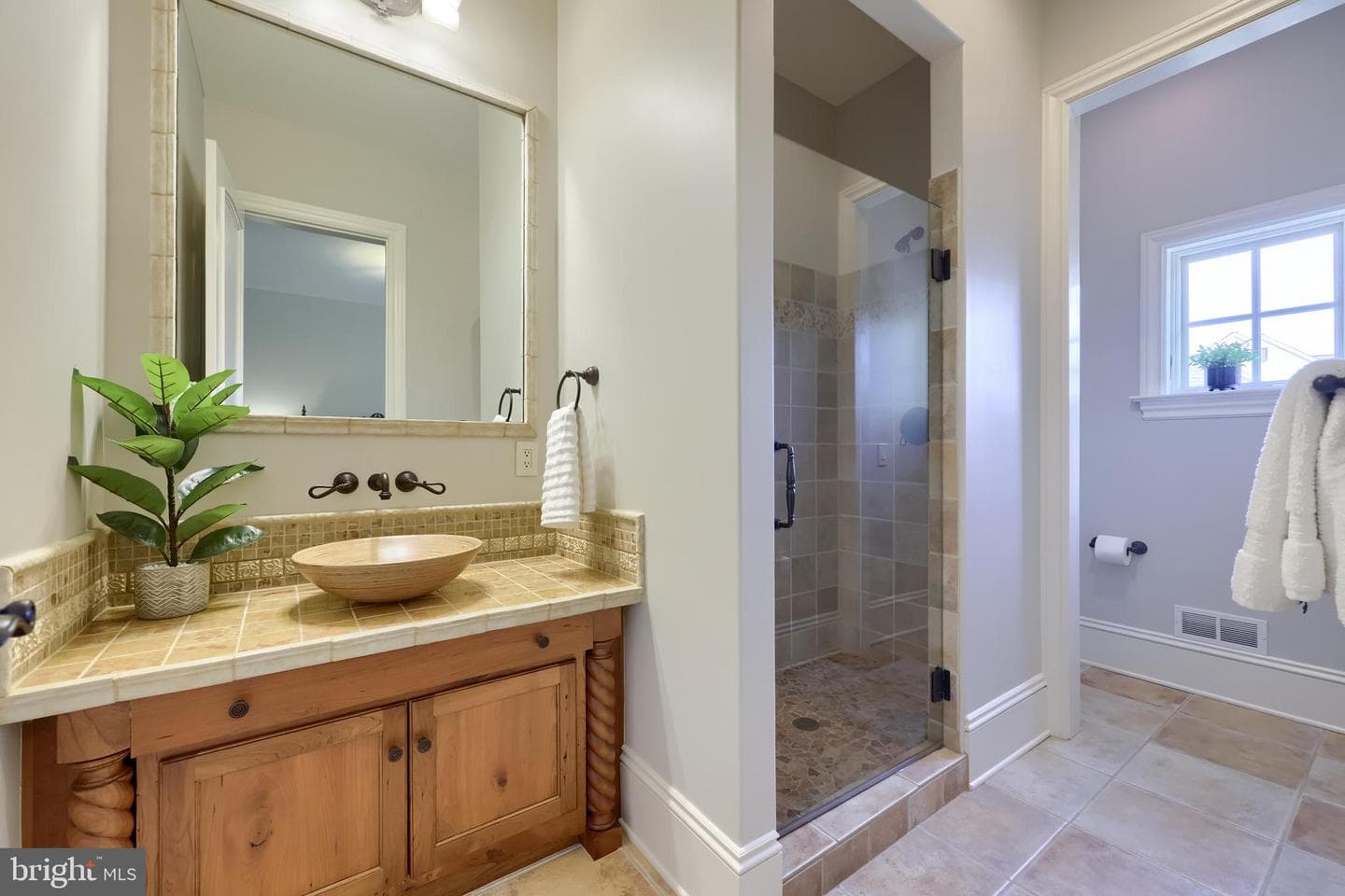 905 Greenside Drive photo 46