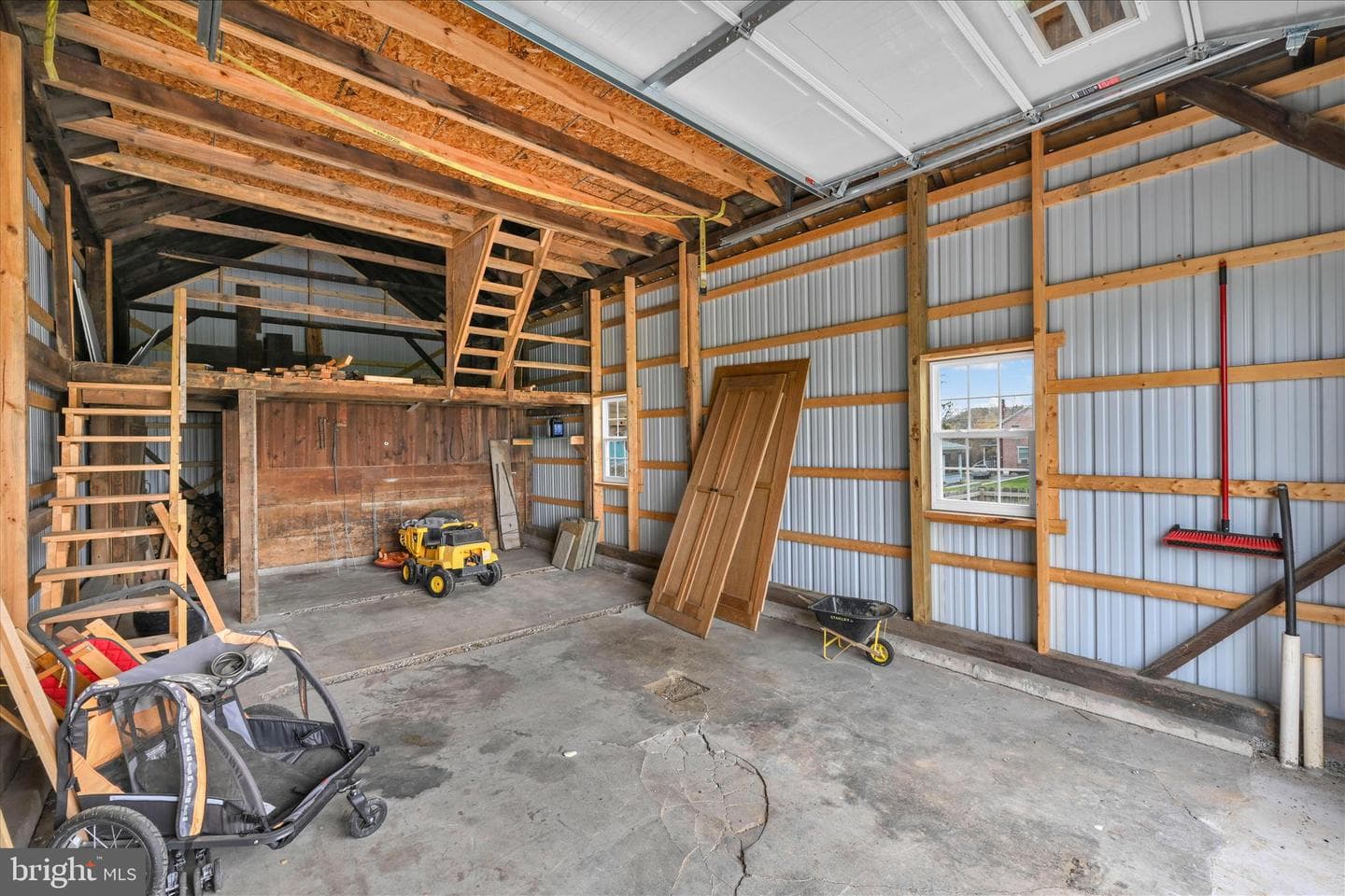301 E Meadow Valley Road photo 42
