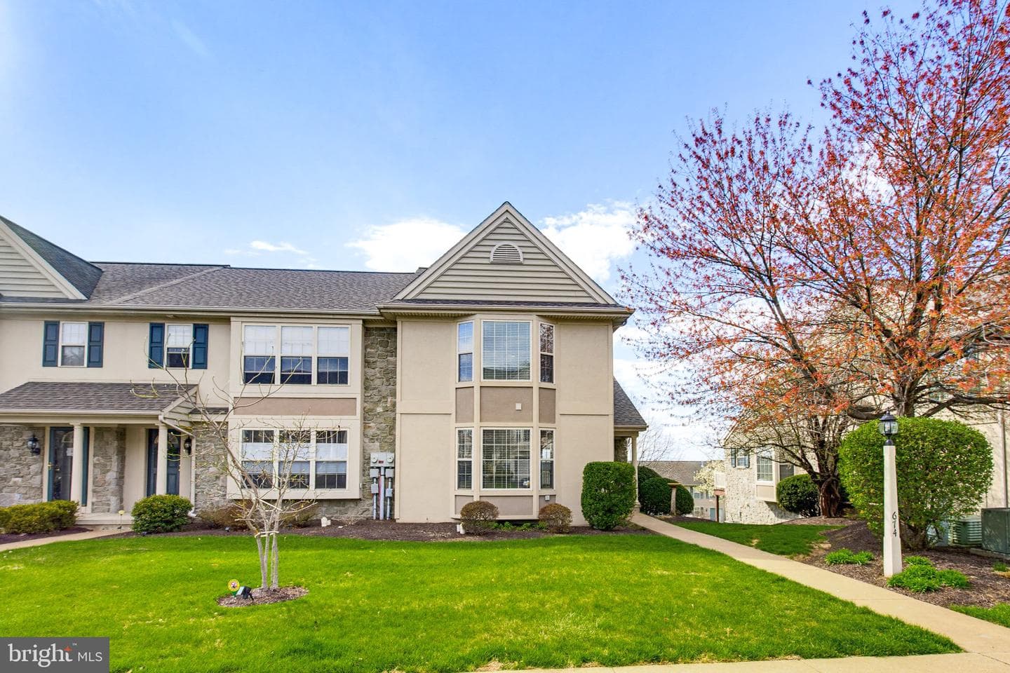 674 Royal View Drive photo 4