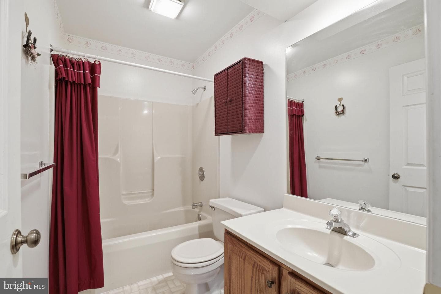 111 Farmingdale Lane photo 13