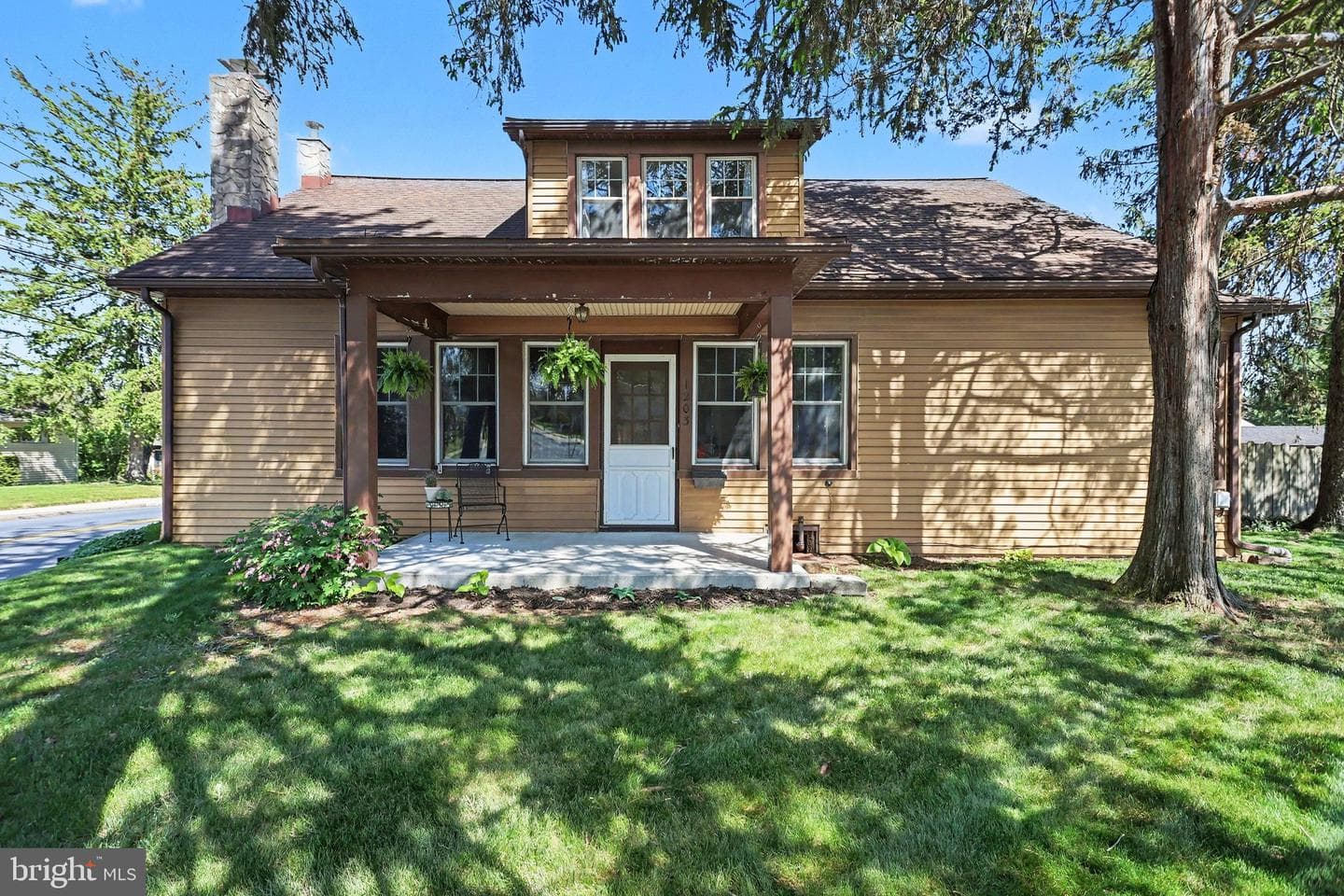 1203 Diamond Street photo 2