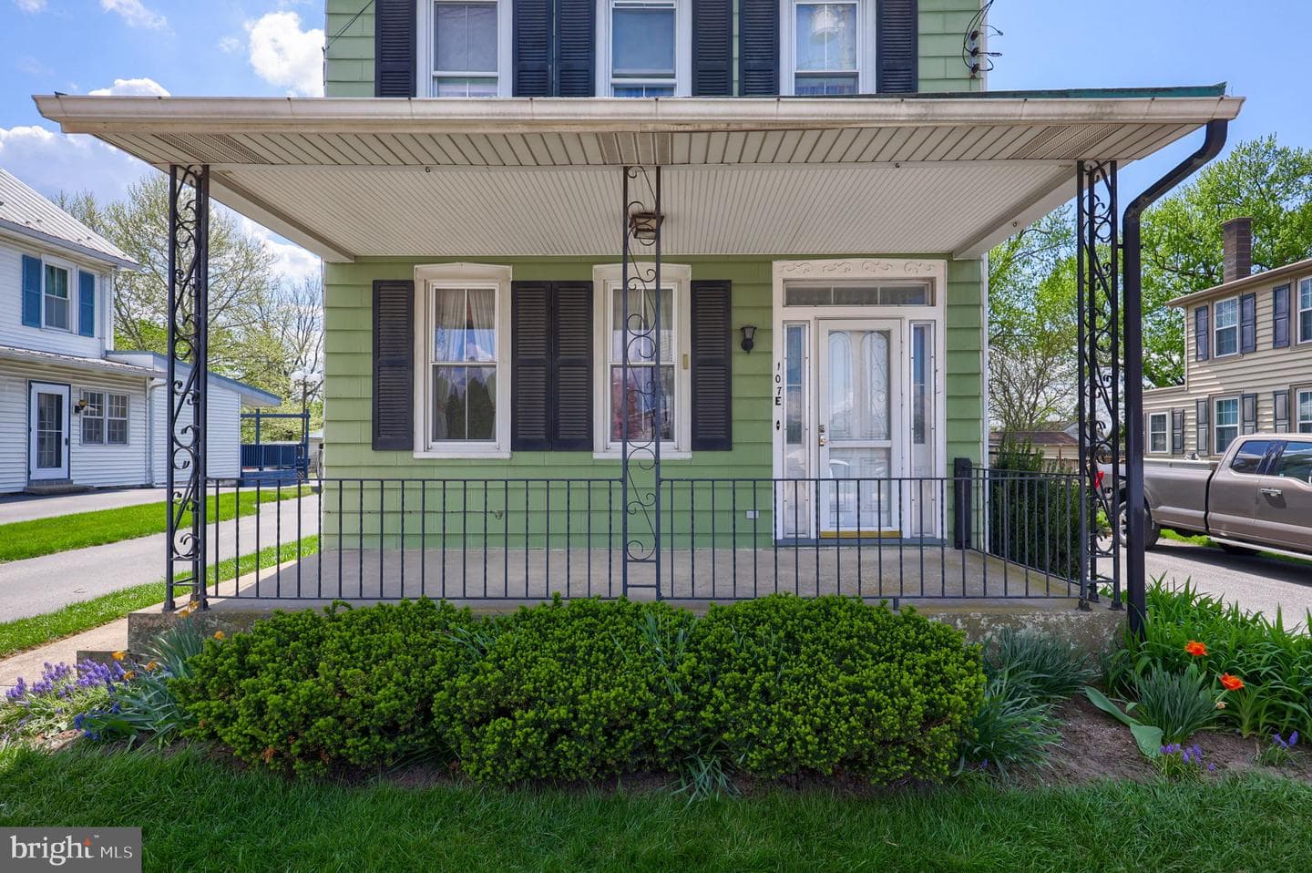 107 E Main Street photo 2