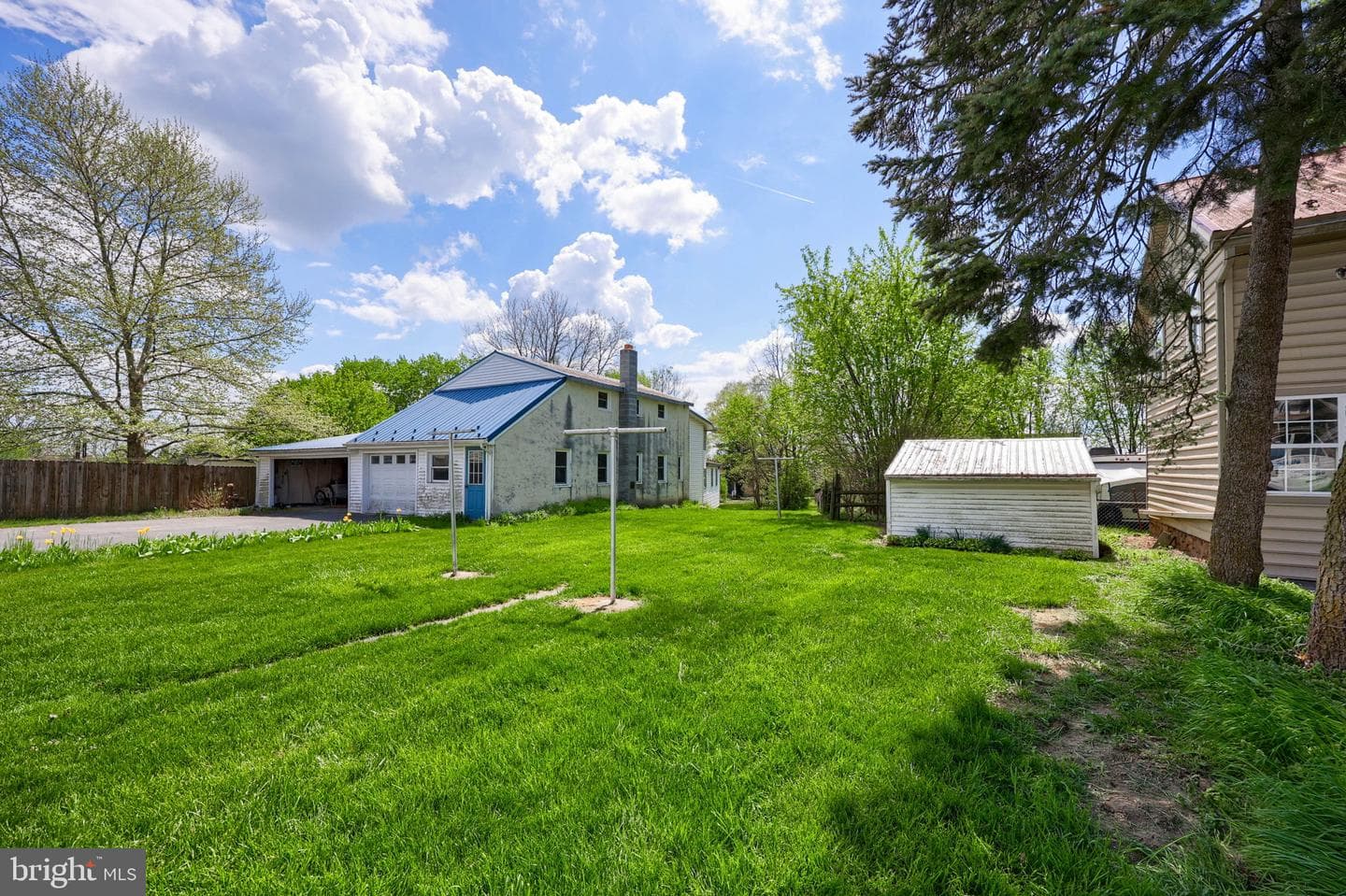 107 E Main Street photo 23
