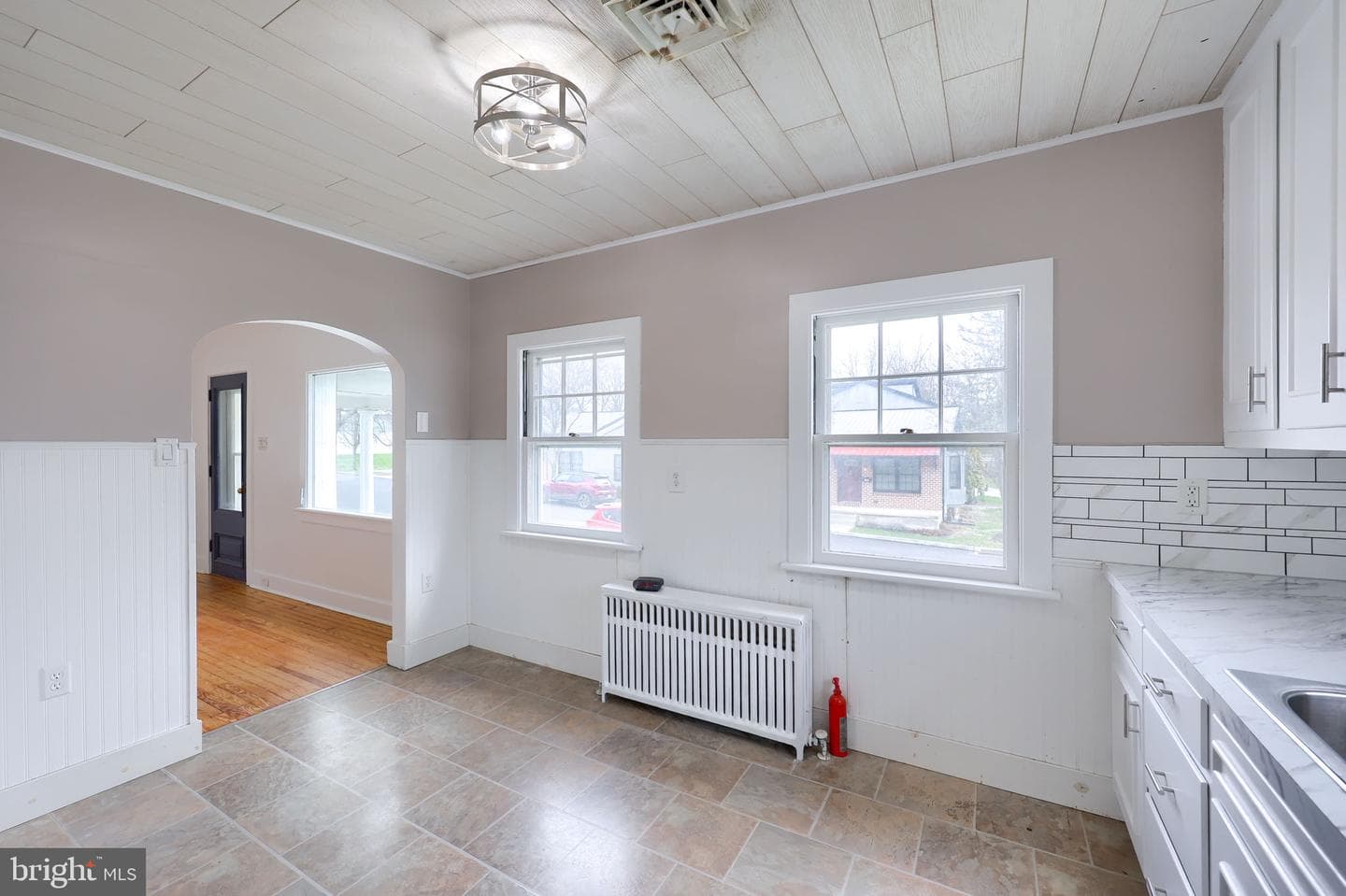 120 N Locust Street photo 13