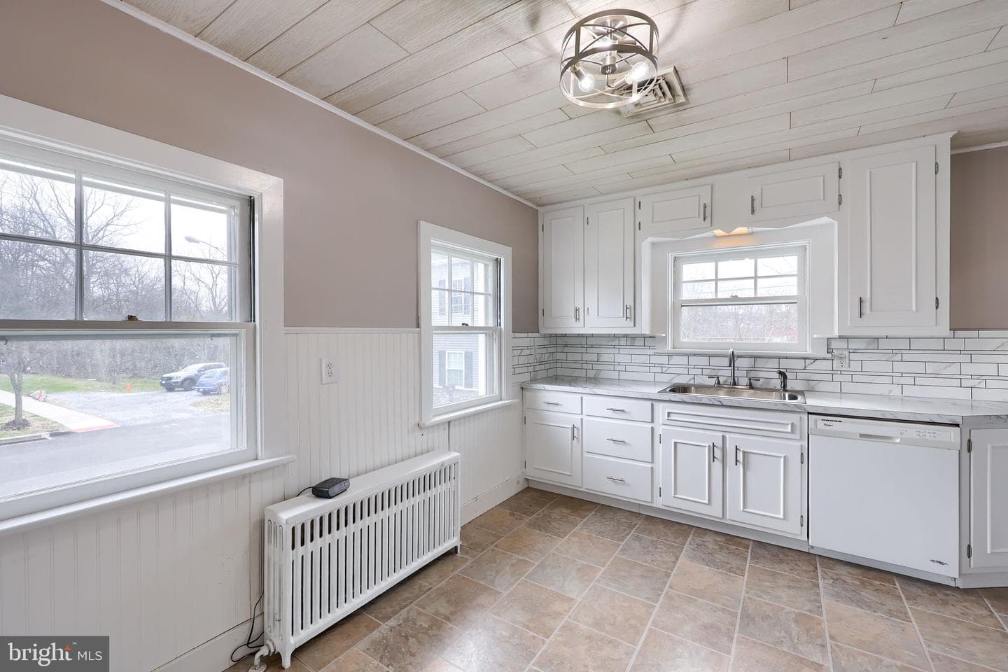 120 N Locust Street photo 14
