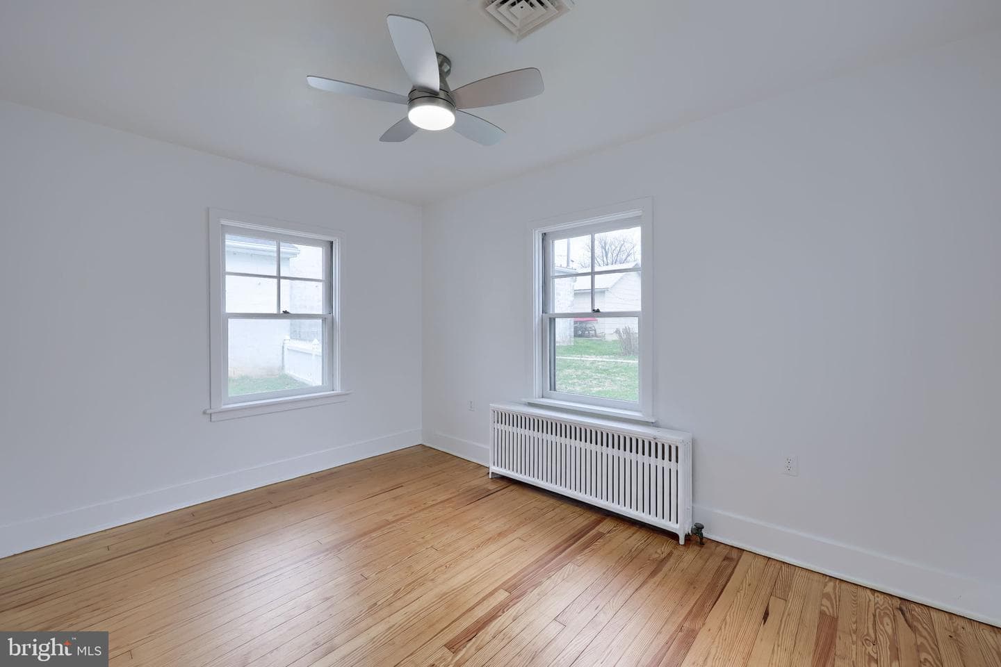120 N Locust Street photo 18