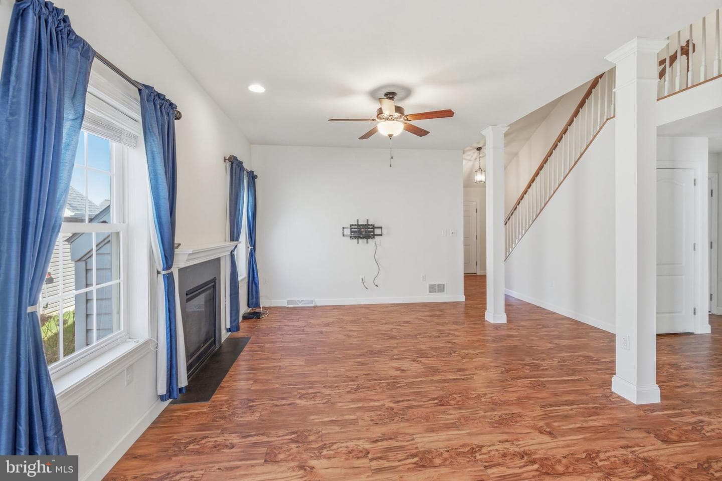 5256 Stonefield Drive photo 3