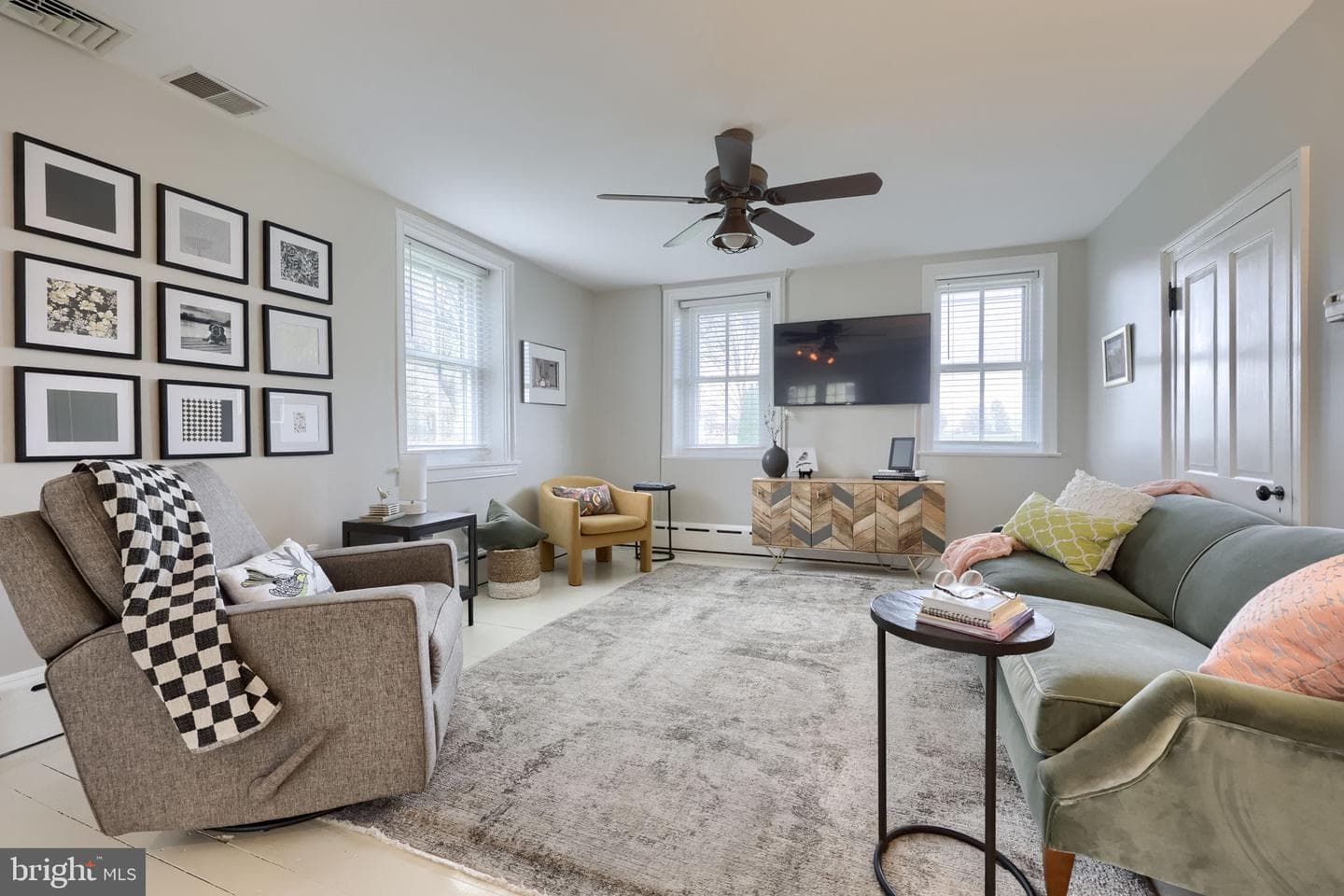 2047 Jarvis Road photo 24