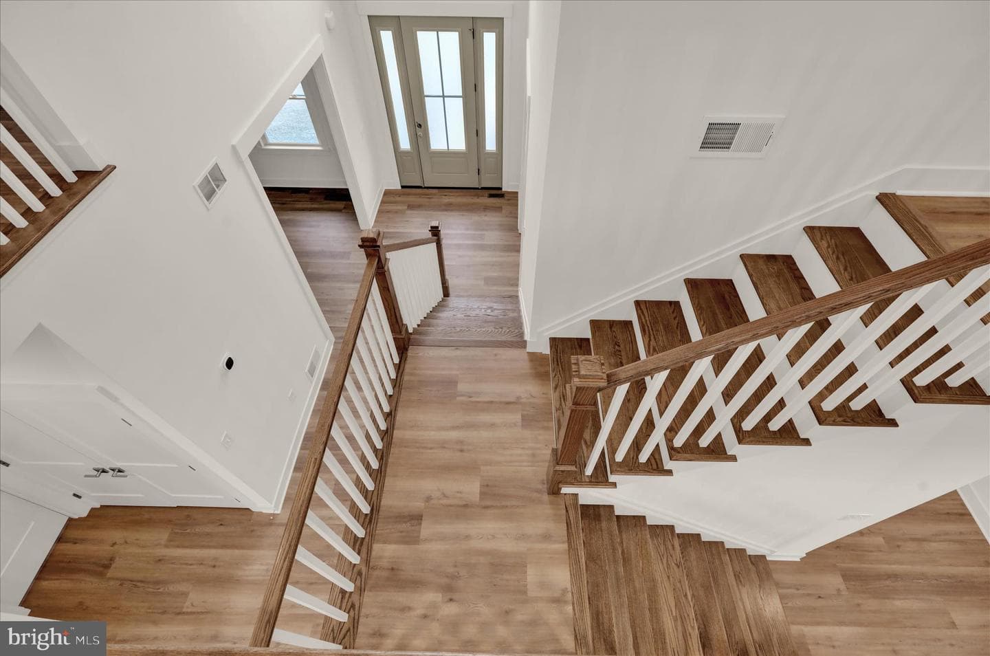 513 Cheltenham Court photo 26