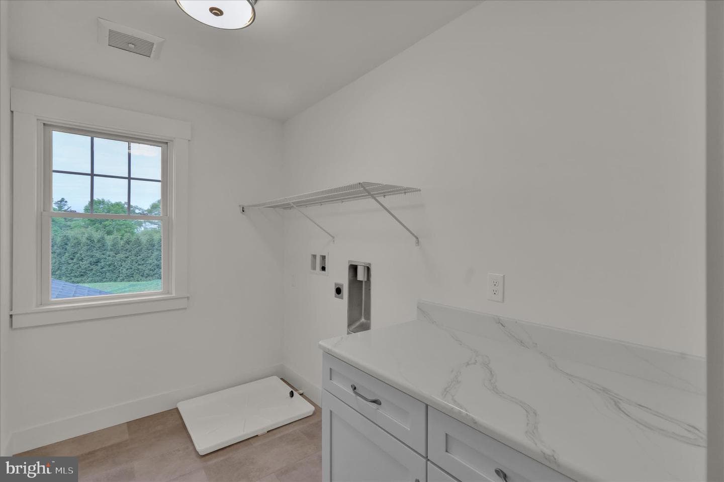 513 Cheltenham Court photo 41