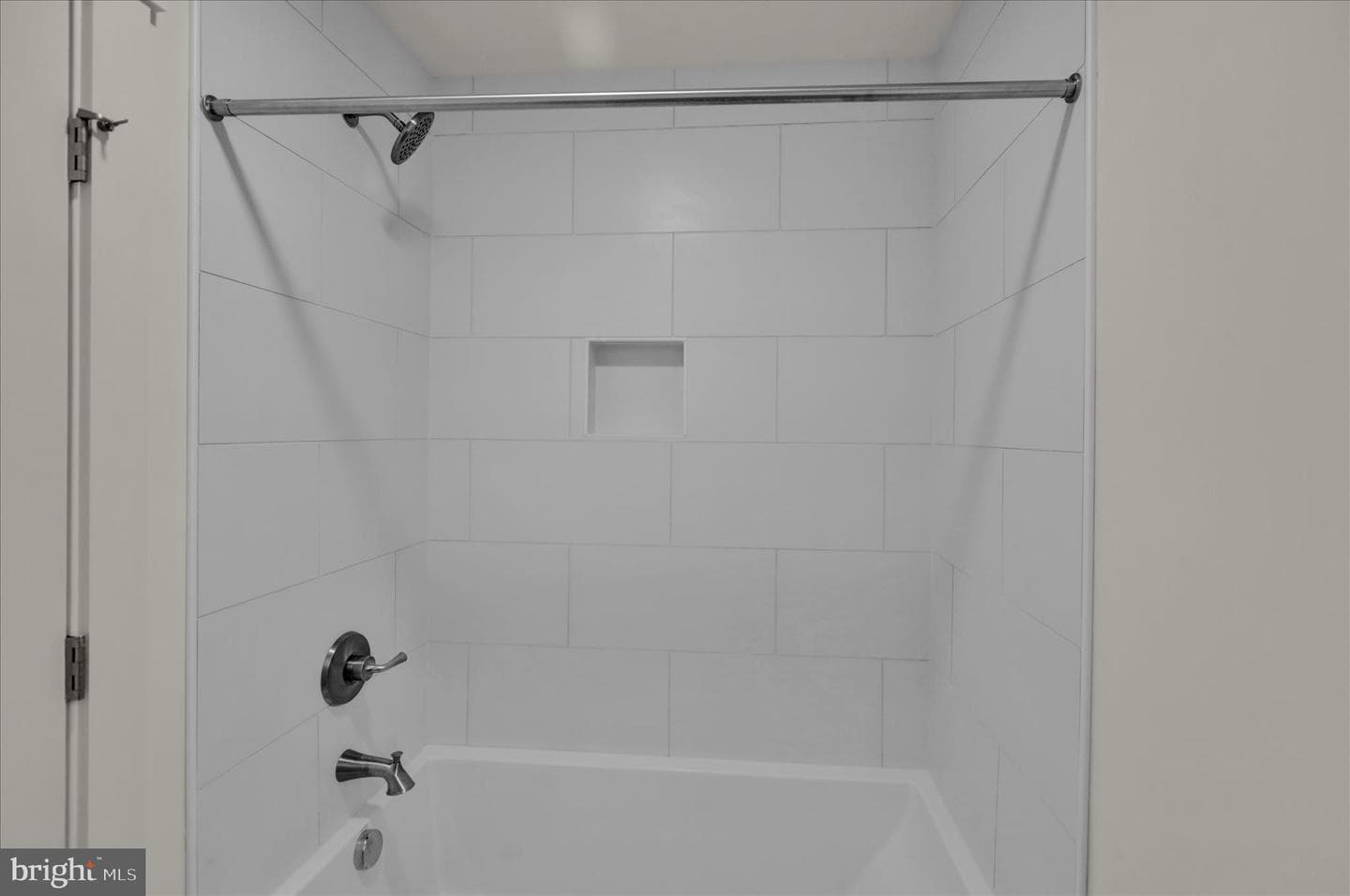 513 Cheltenham Court photo 50