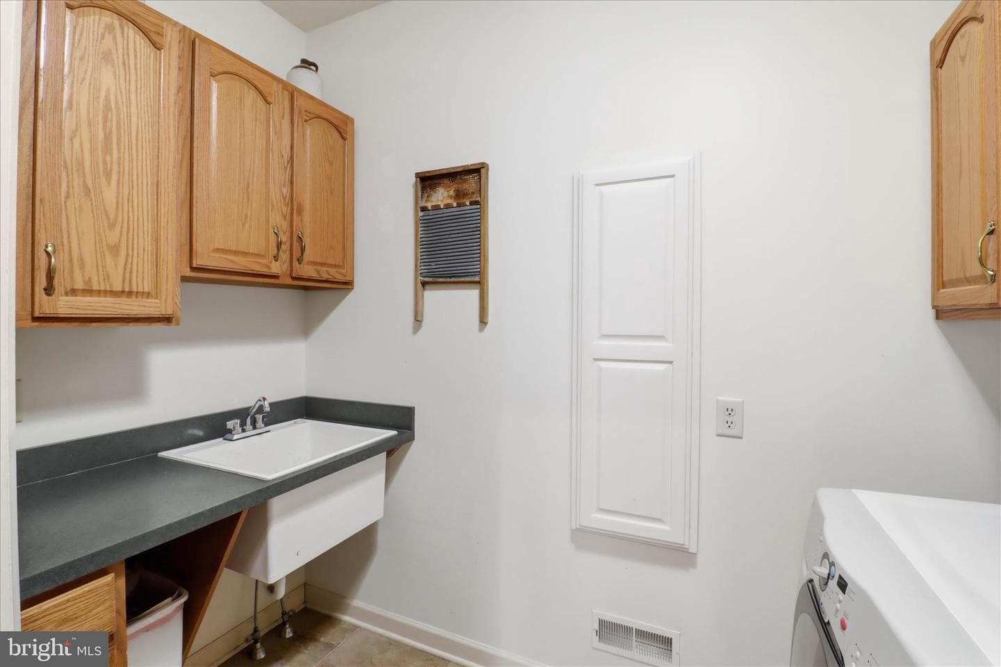 364 Evans Road photo 24