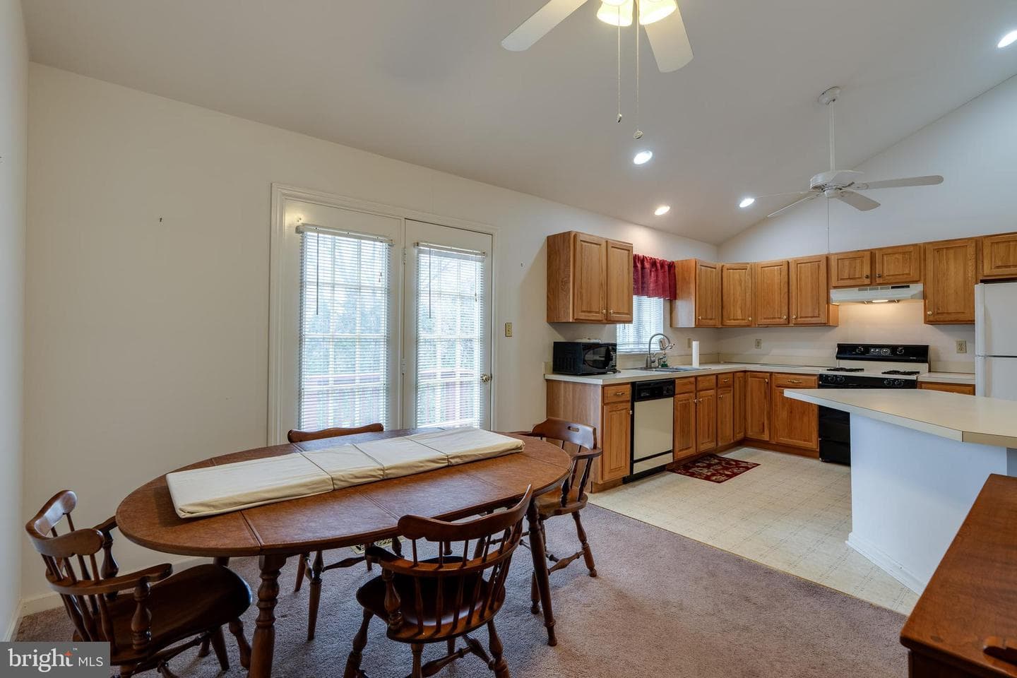 14 Oakgrove Lane photo 8