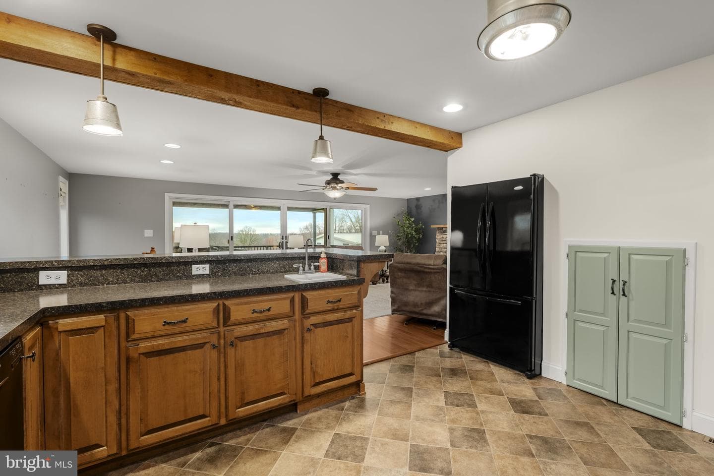 1435 Newport Road photo 7