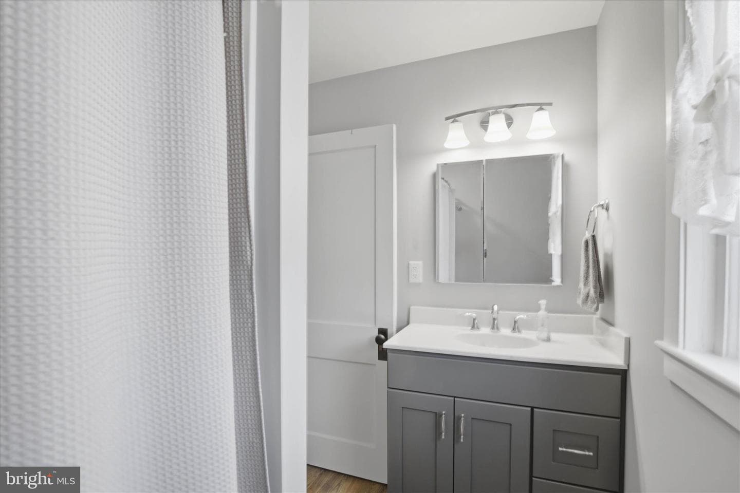 45 E Walnut Street photo 15