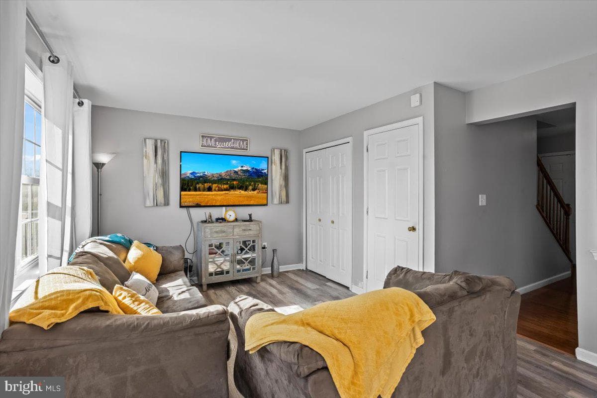 311 Elmshire Drive photo 11