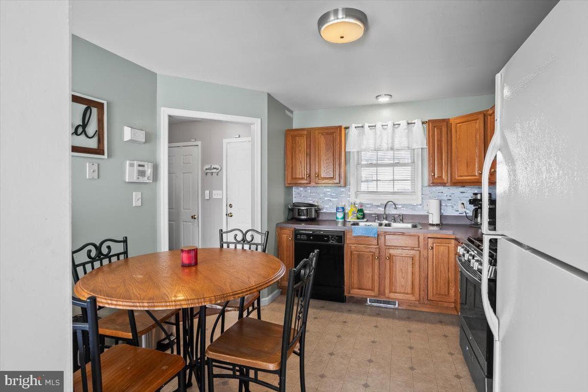 311 Elmshire Drive photo 8