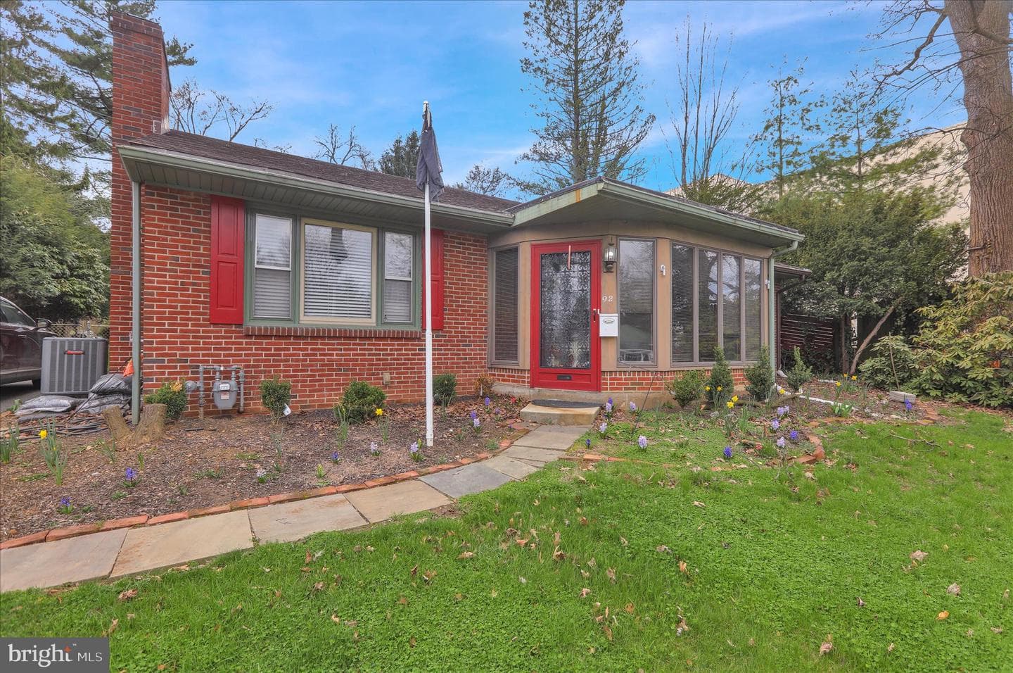92 Euclid Avenue photo 3