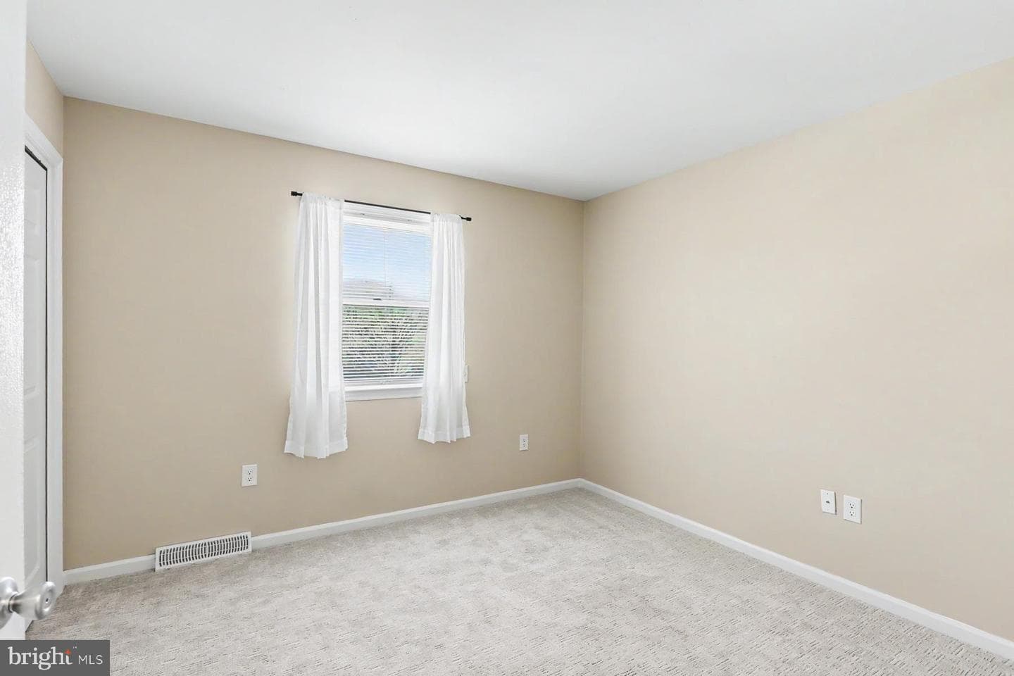 202 Roosevelt Circle photo 29
