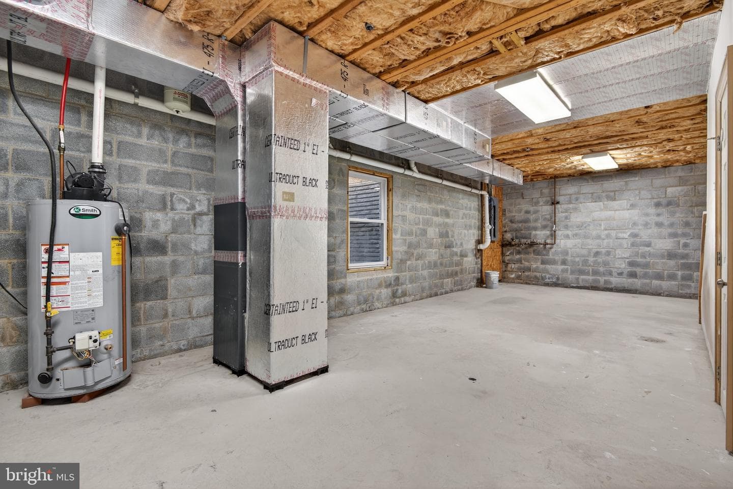 637 E Fulton Street photo 23
