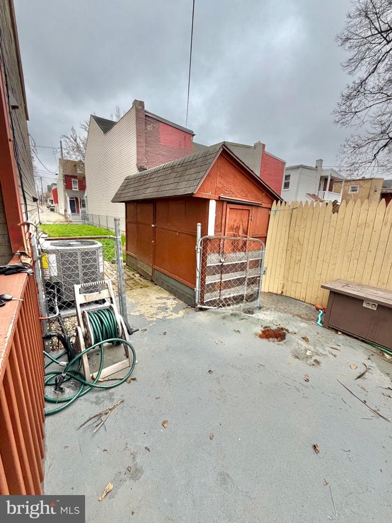 418 Green Street photo 26