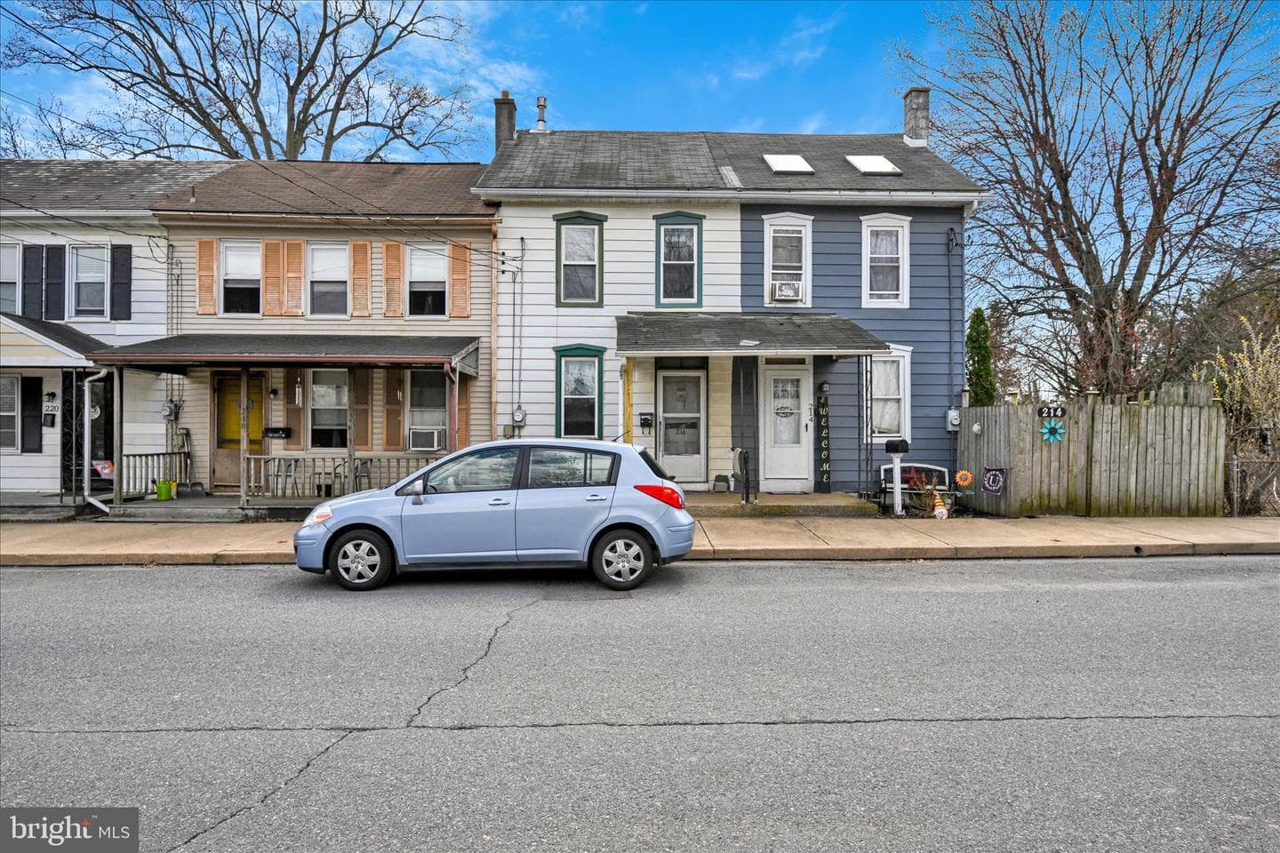 216 E Donegal Street photo 1