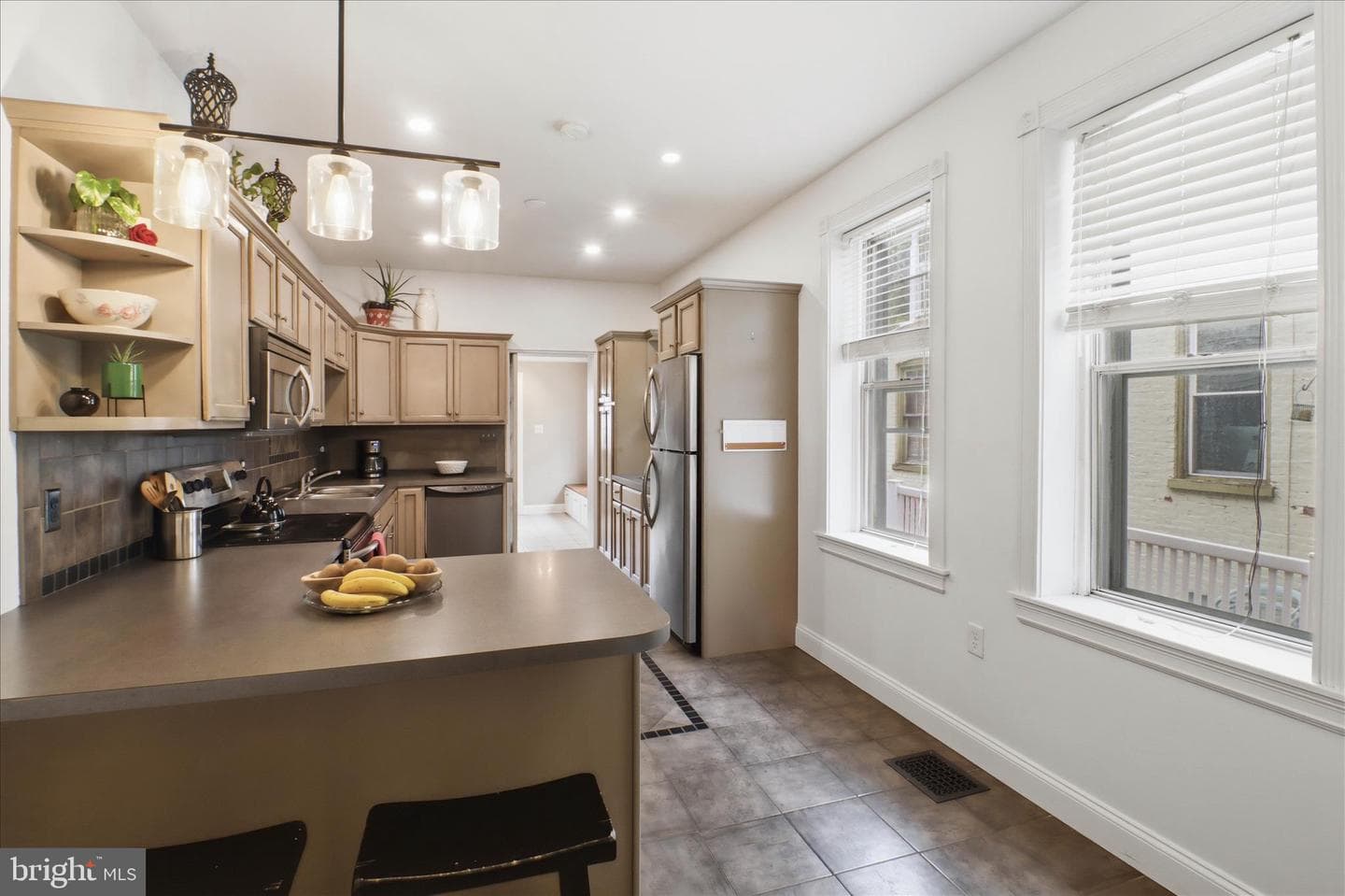 418 E Ross Street photo 18