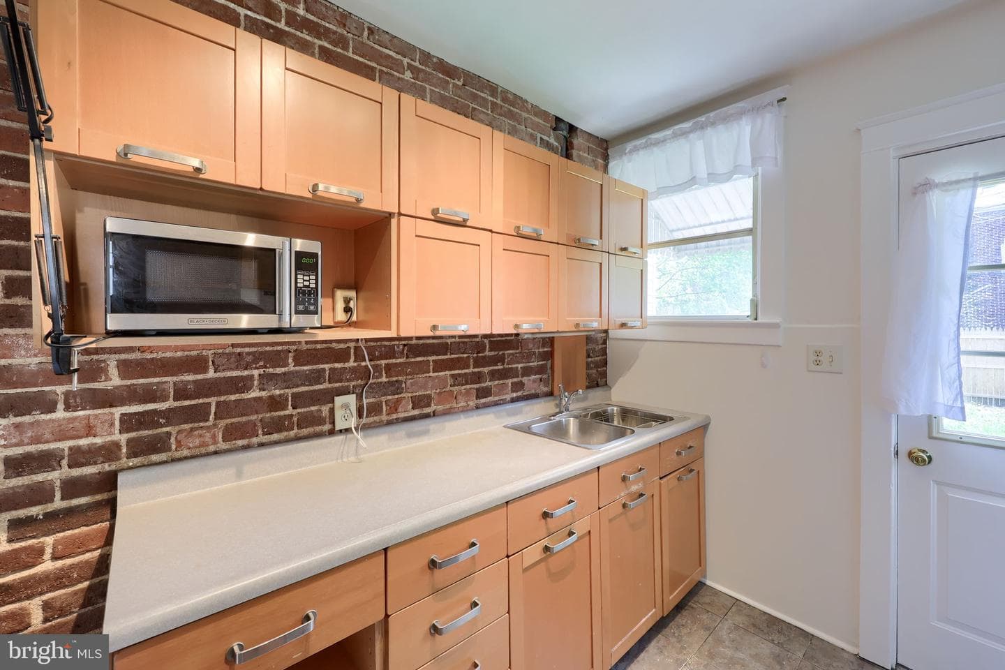 836 3rd Street photo 14
