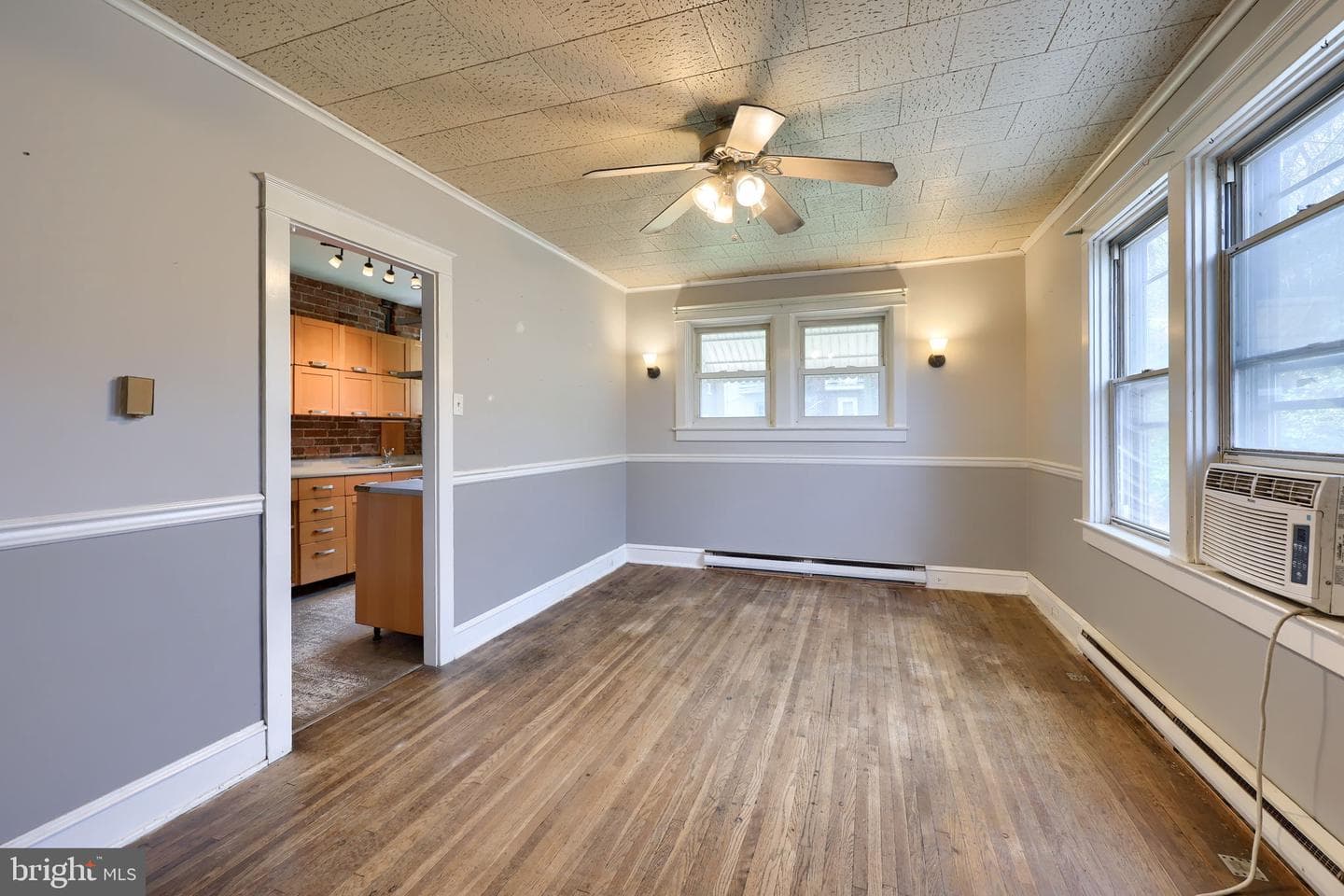 836 3rd Street photo 9