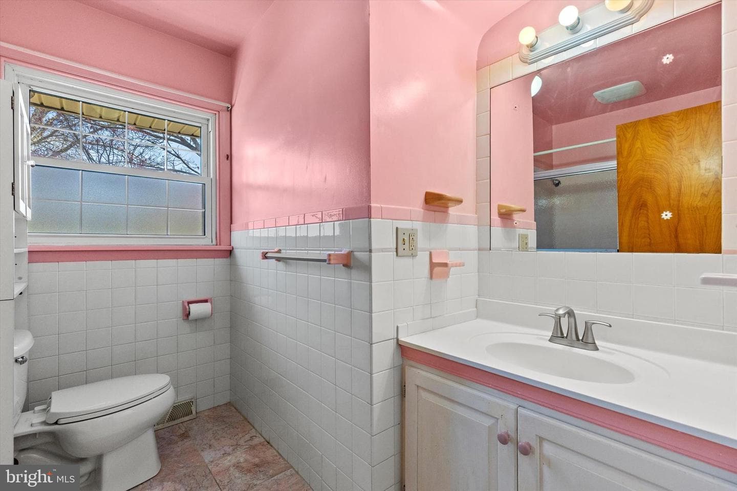 556 Abbeyville Road photo 10