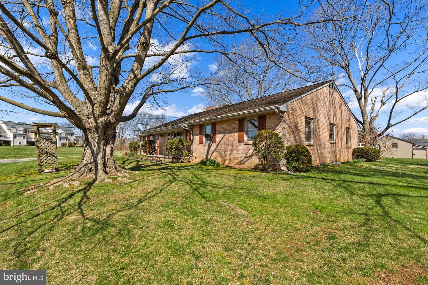 2566 Golden Drive photo 4