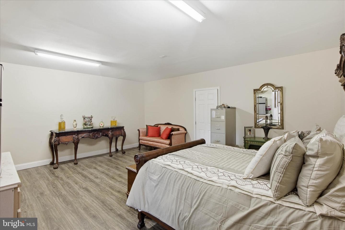 393 Dickens Drive photo 28