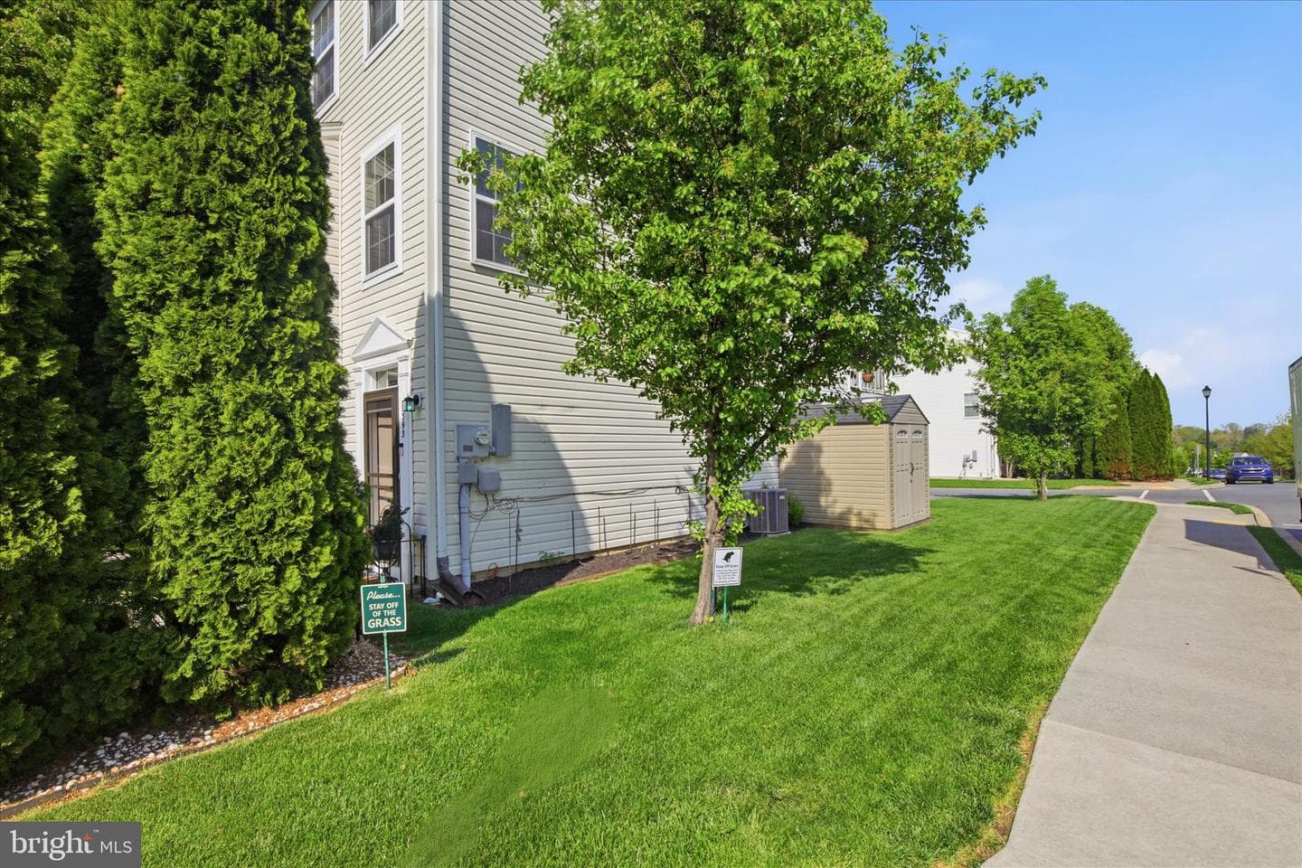 393 Dickens Drive photo 35