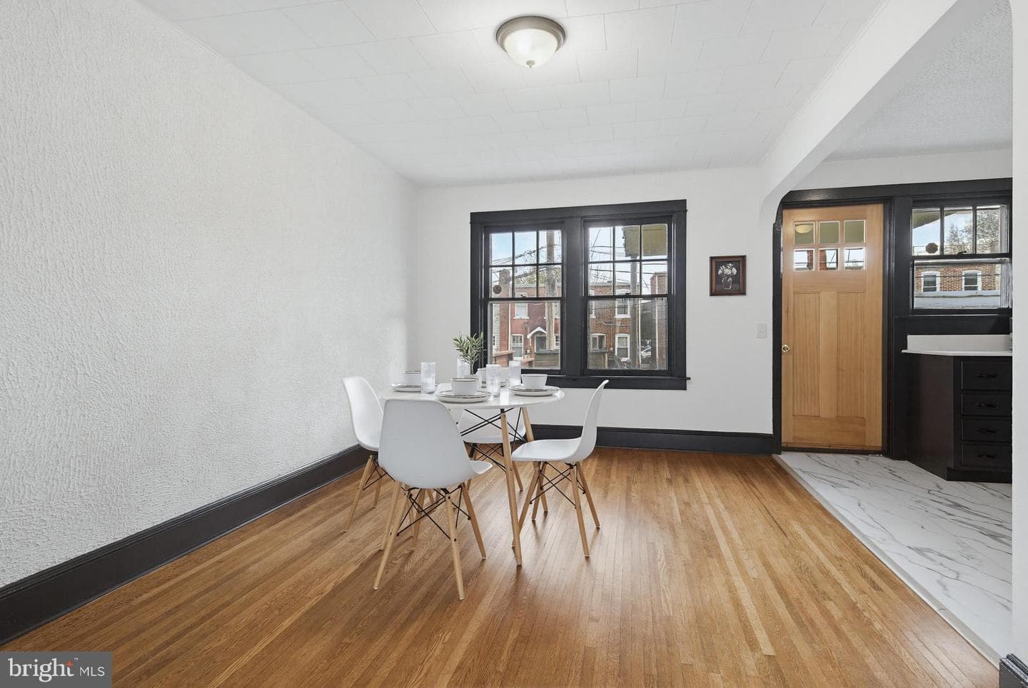 636 3rd St photo 11