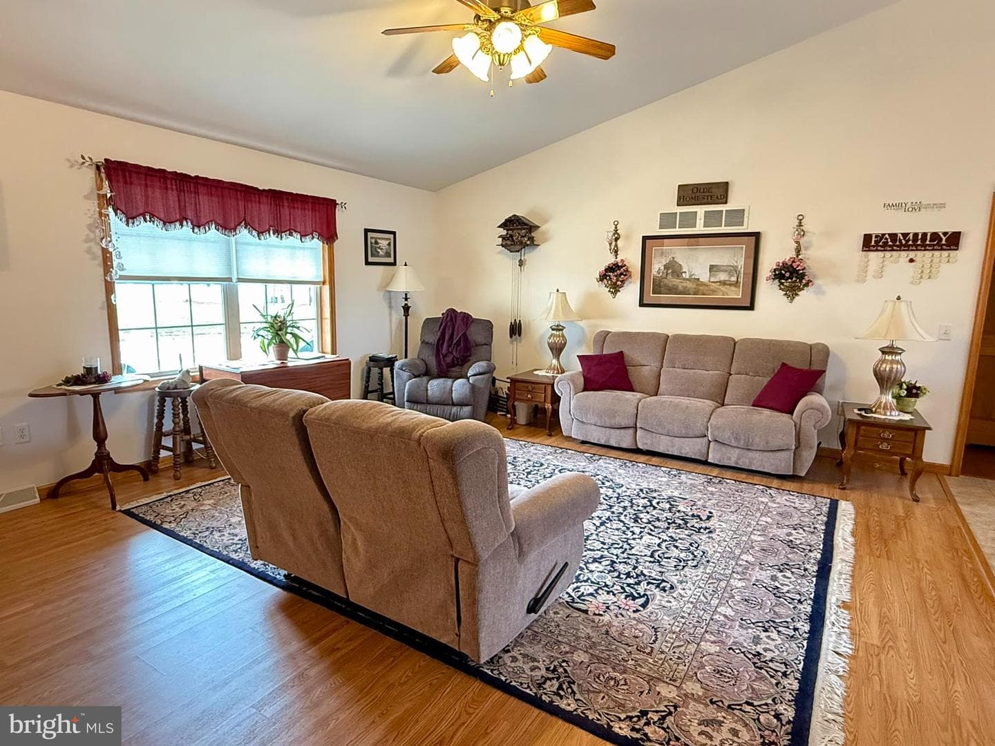 123 Center Avenue photo 15