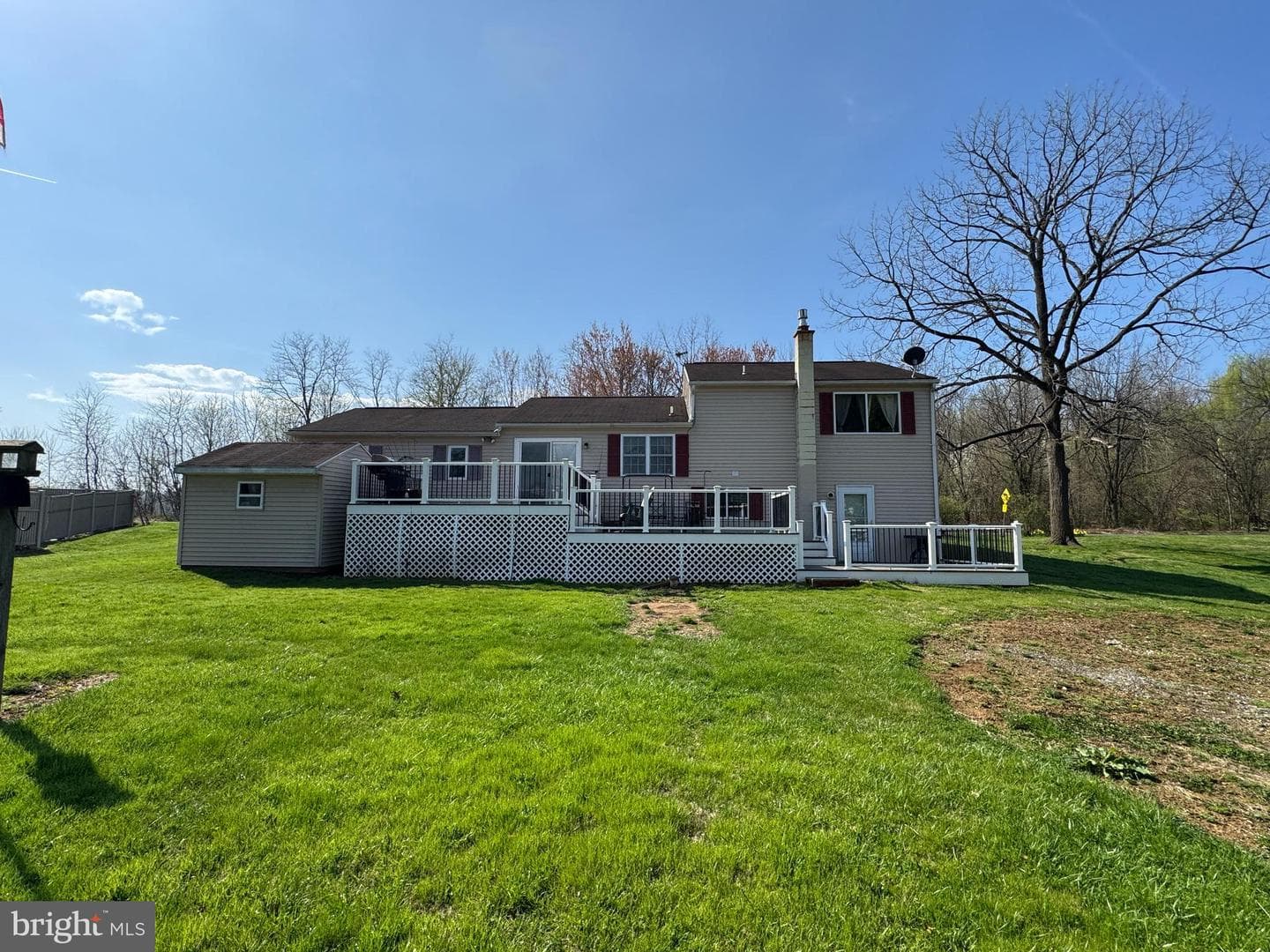 715 Hempfield Hill photo 2