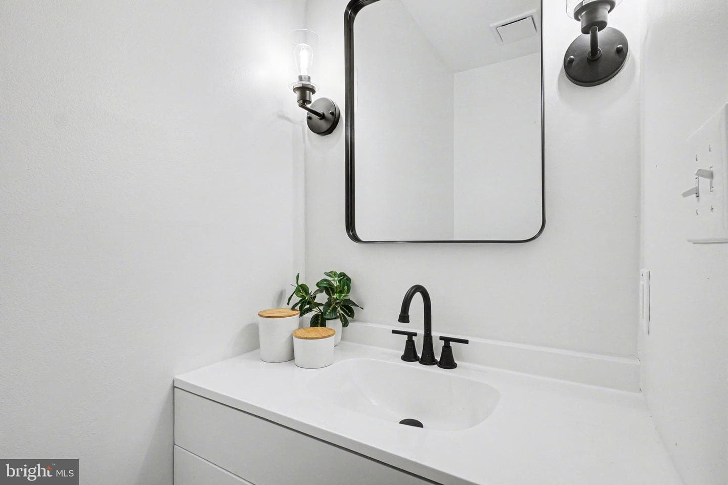 915 Jade Avenue photo 12