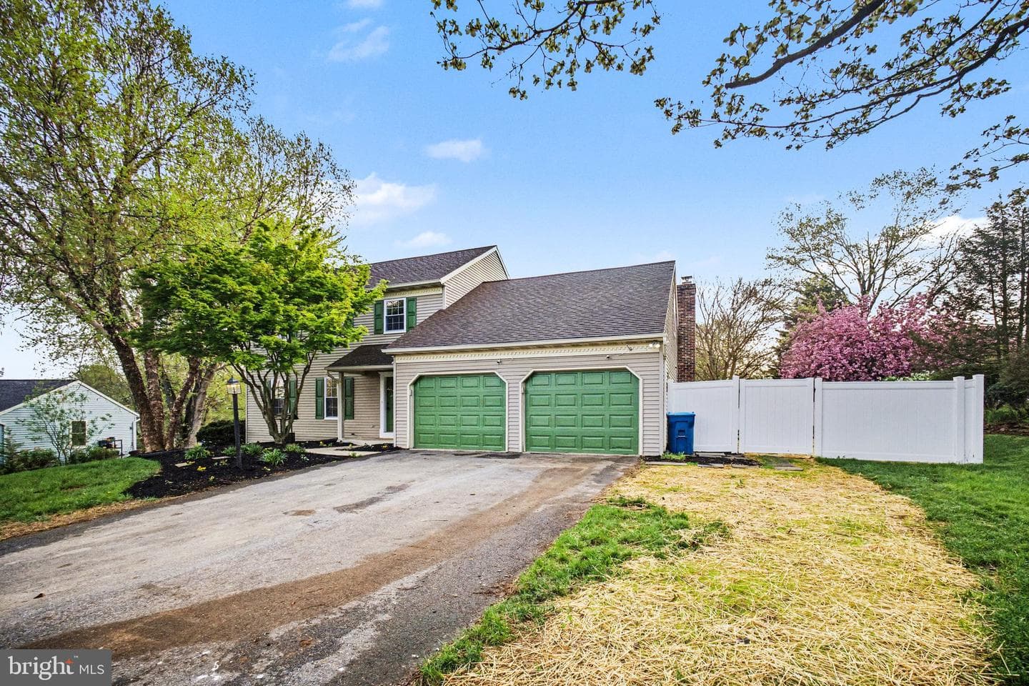 915 Jade Avenue photo 3