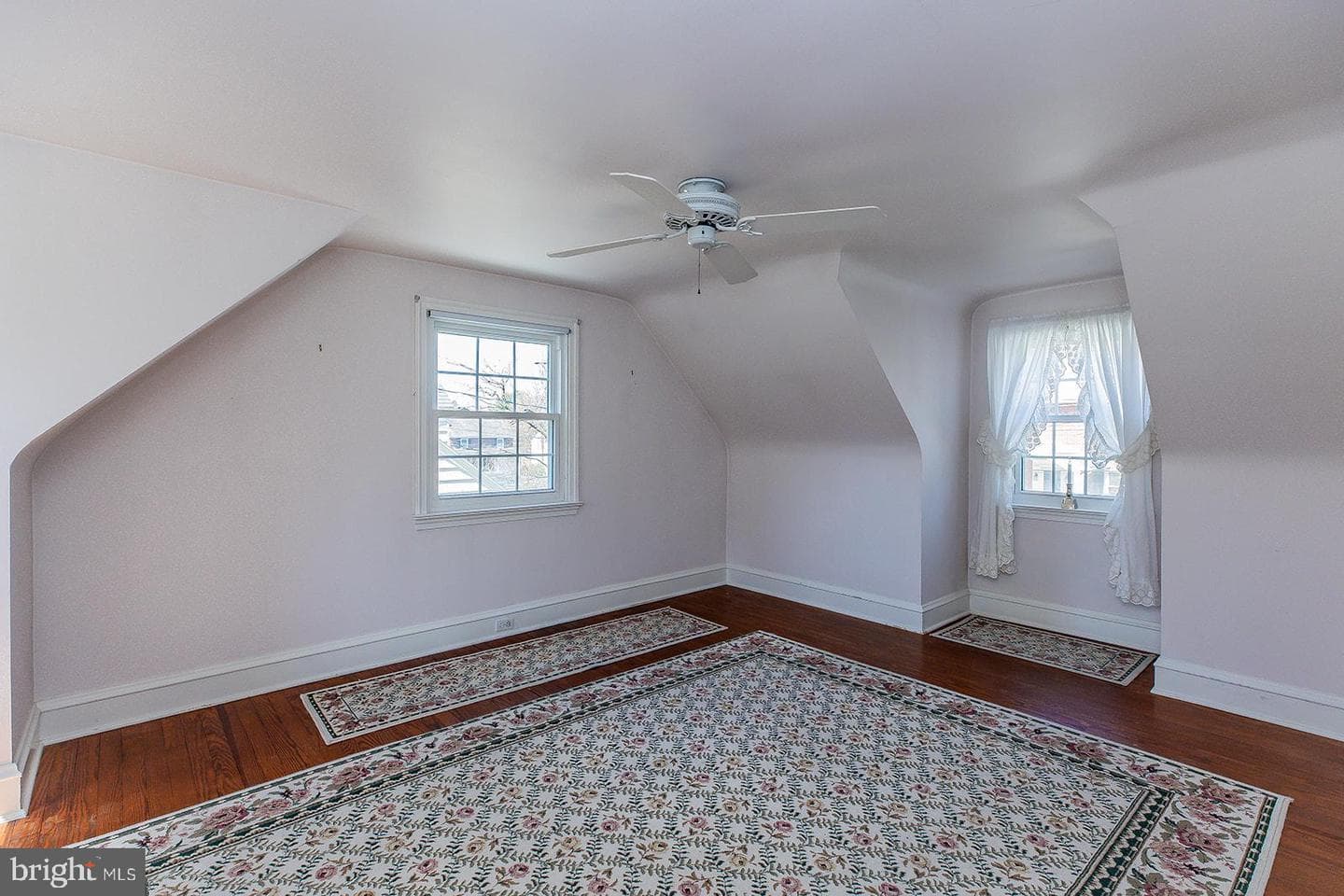 120 W Third Avenue photo 45
