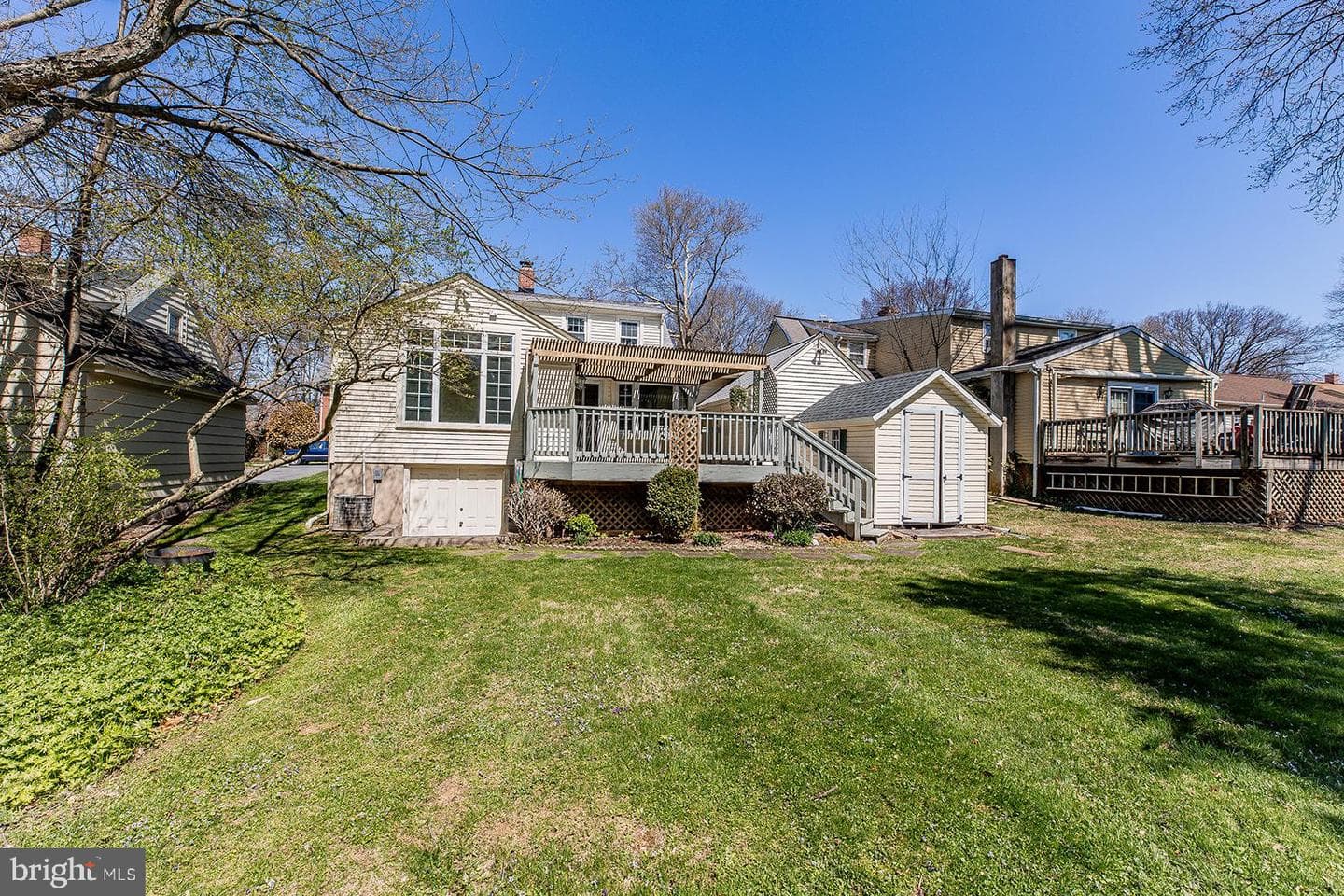 120 W Third Avenue photo 81