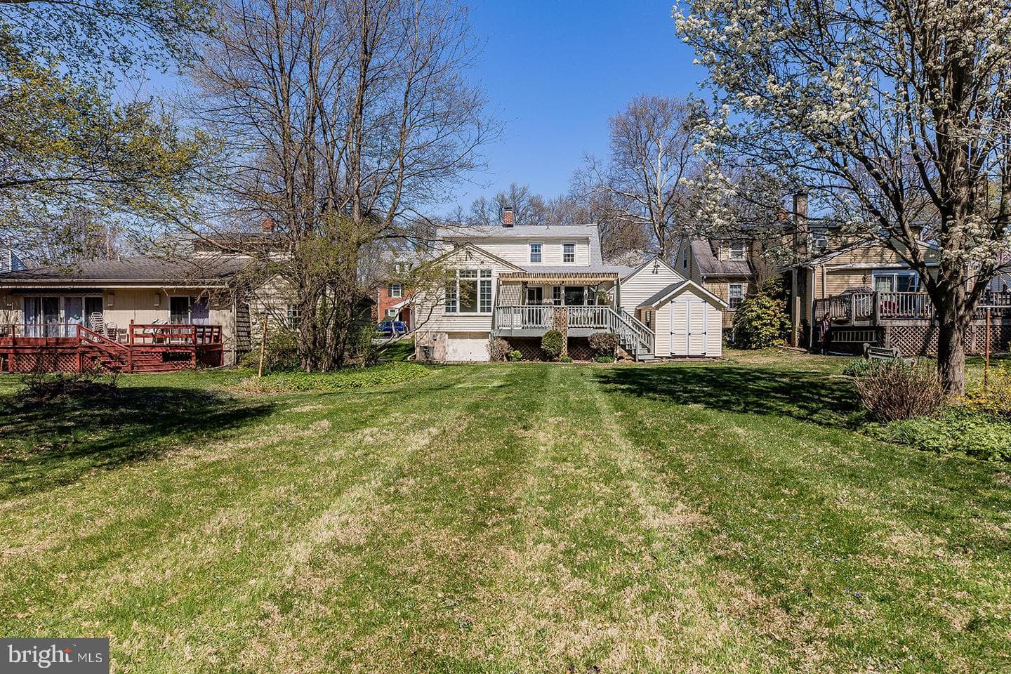 120 W Third Avenue photo 86