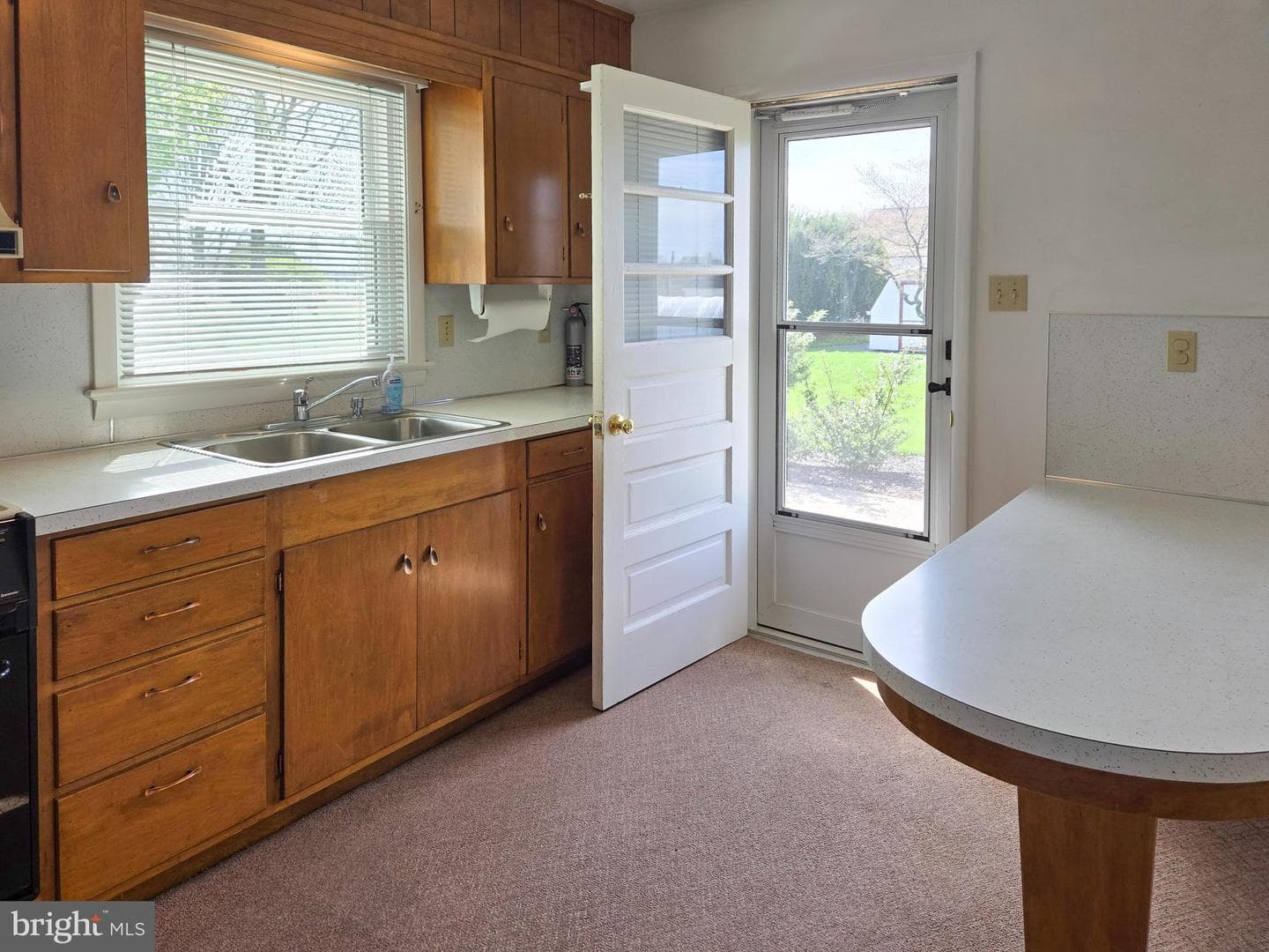 2382 Spruce Street photo 9