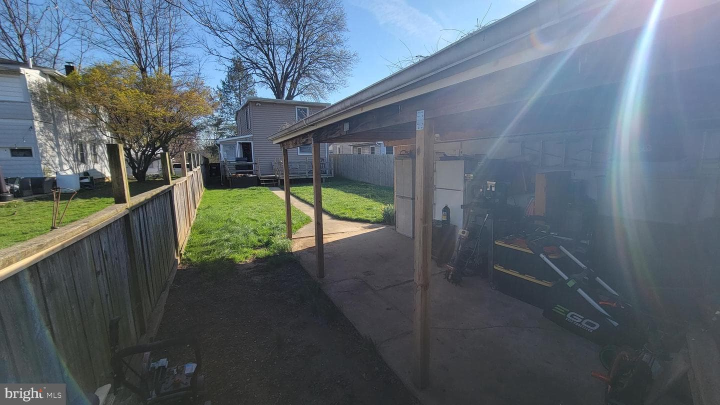 1747 Temple Avenue photo 3