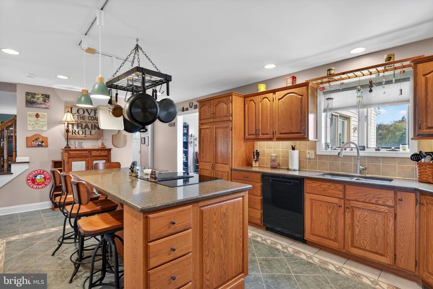 205 Cambridge Drive photo 15