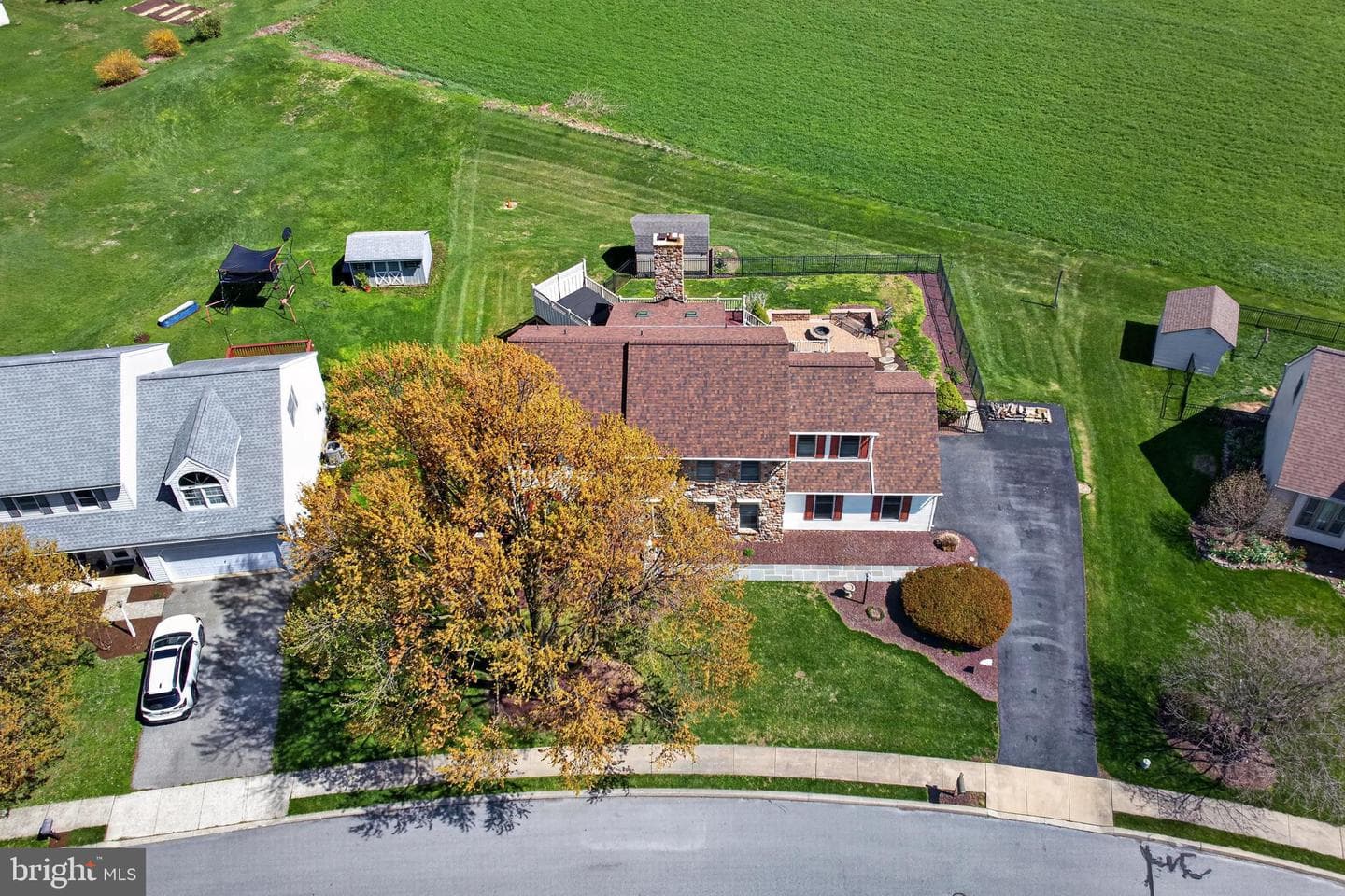 205 Cambridge Drive photo 60