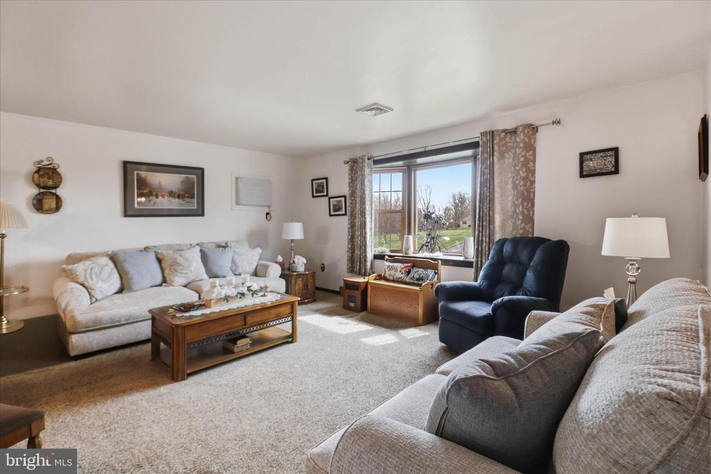 325 N Colebrook Road photo 11