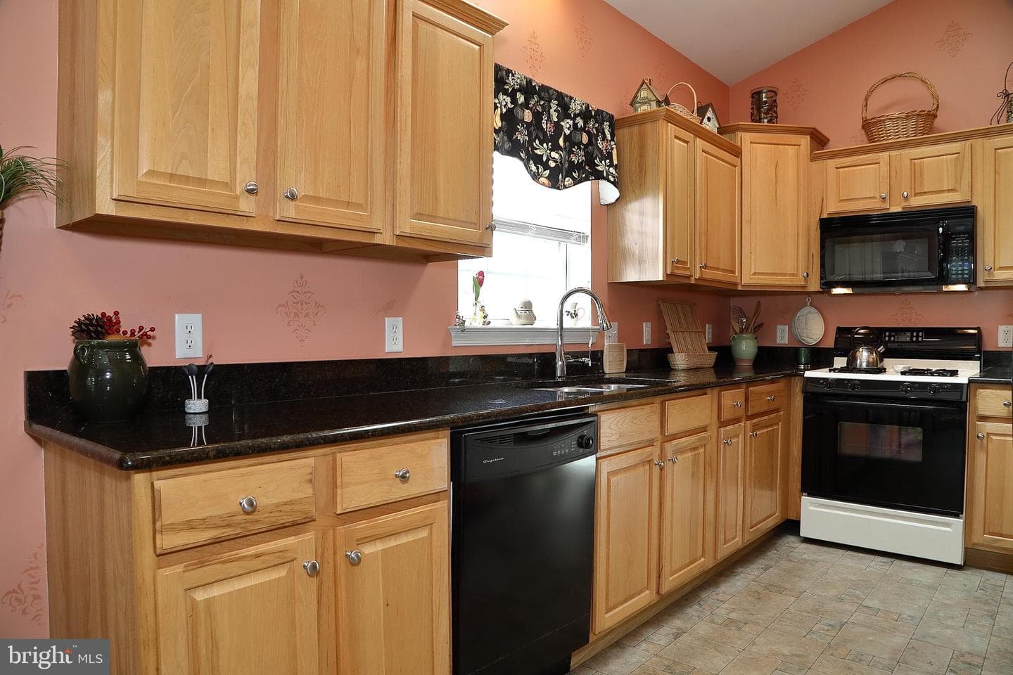 534 Blossom Trail photo 18
