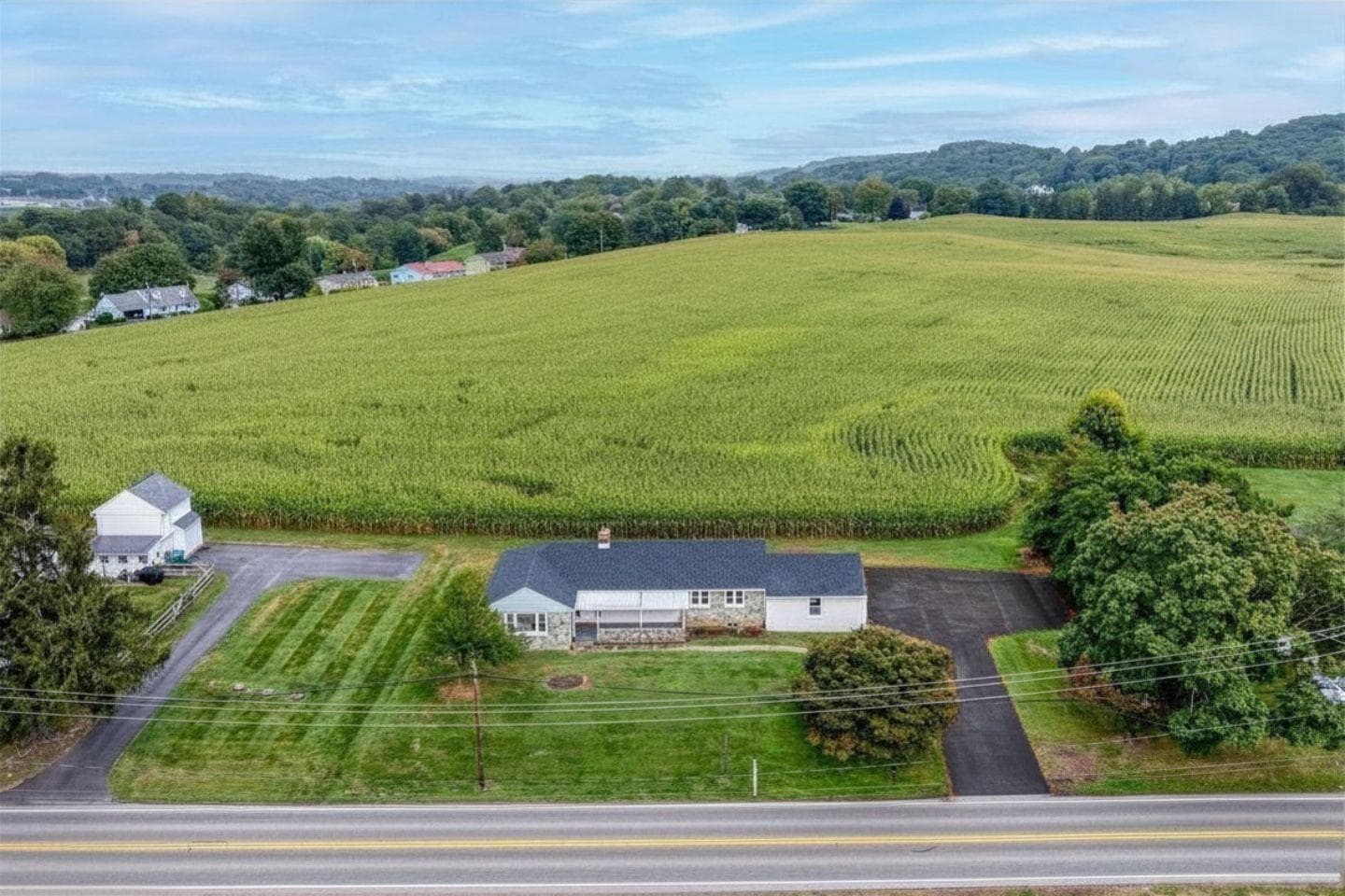 725 Marticville Road photo 5